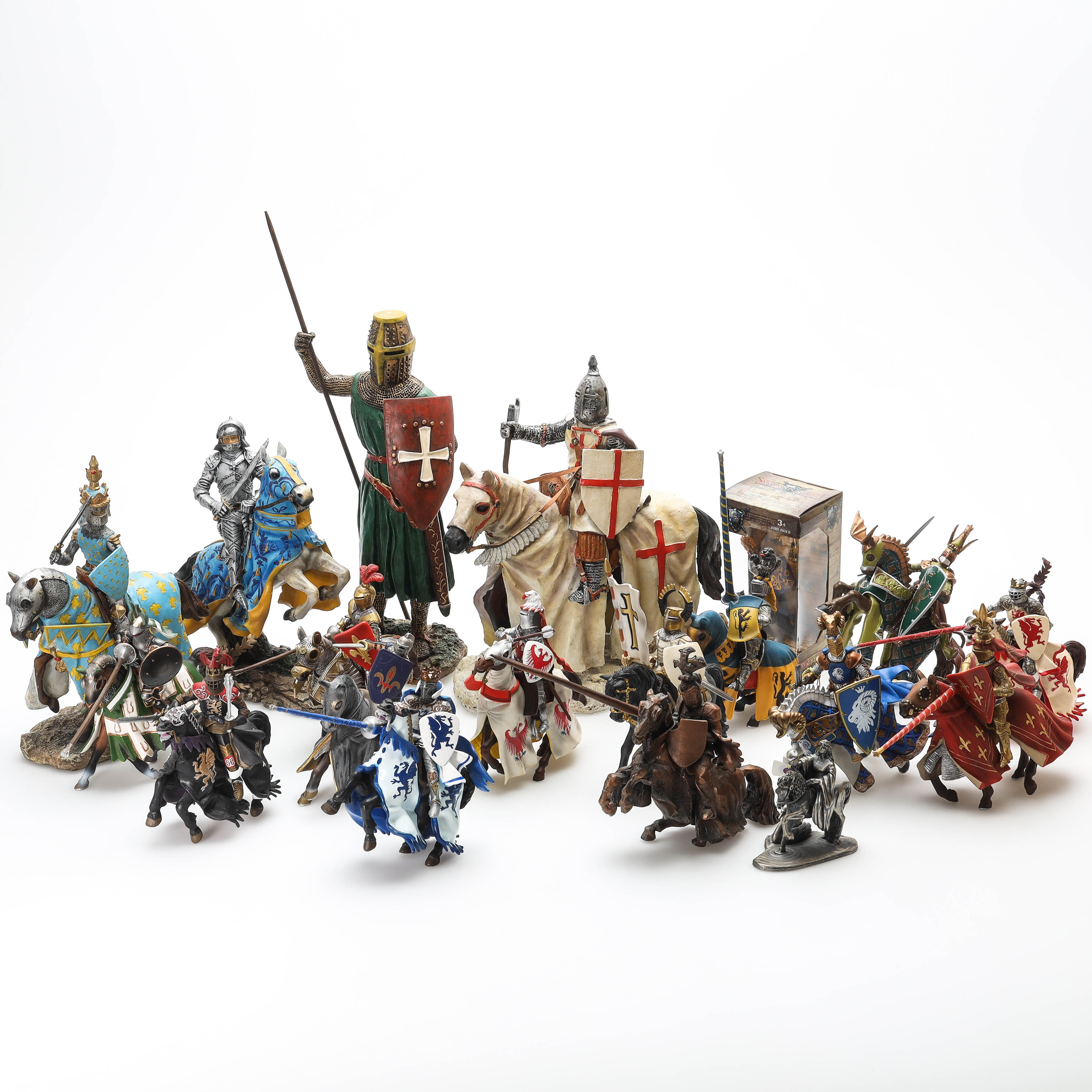 SAMLARFIGURER, form av riddare, 18 st, främst Papo & Schleich.