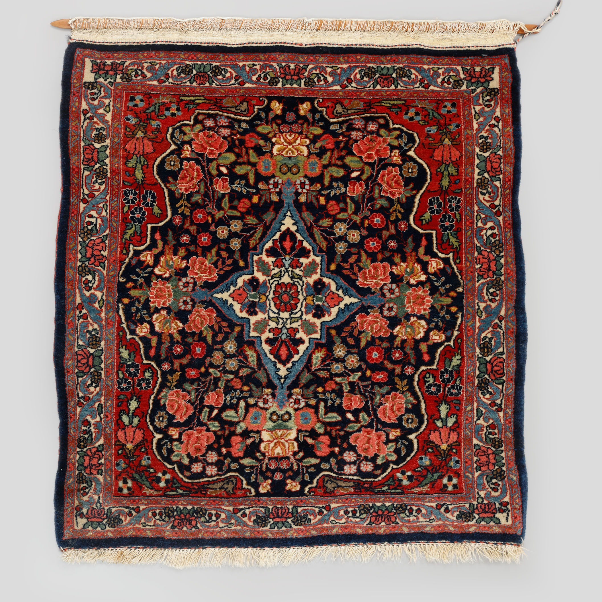 MATTA, Sarouk, antik. 78 x 71 cm.