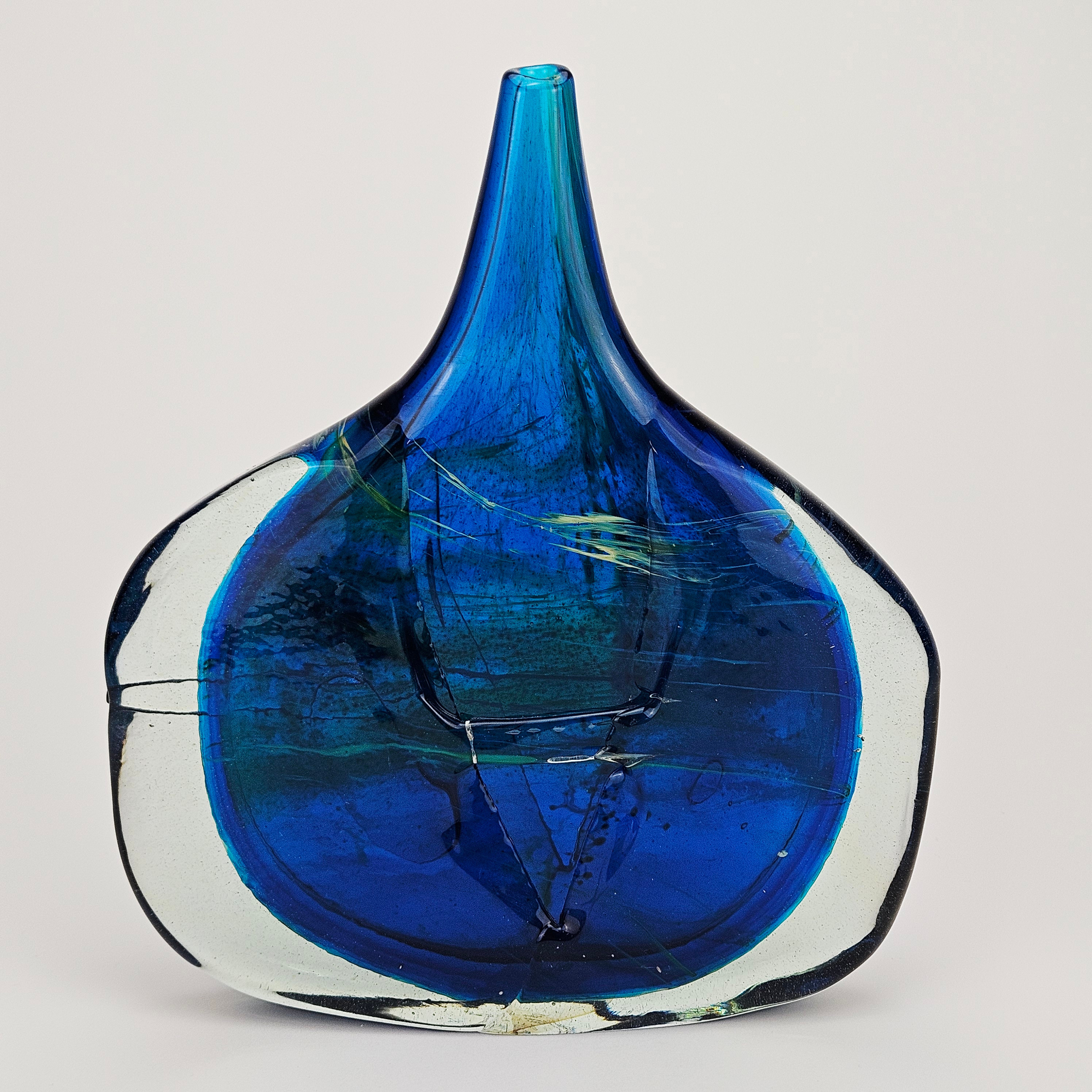 MICHAEL HARRIS. Vas, glas, "Fish vase", Mdina glass, signerad.
