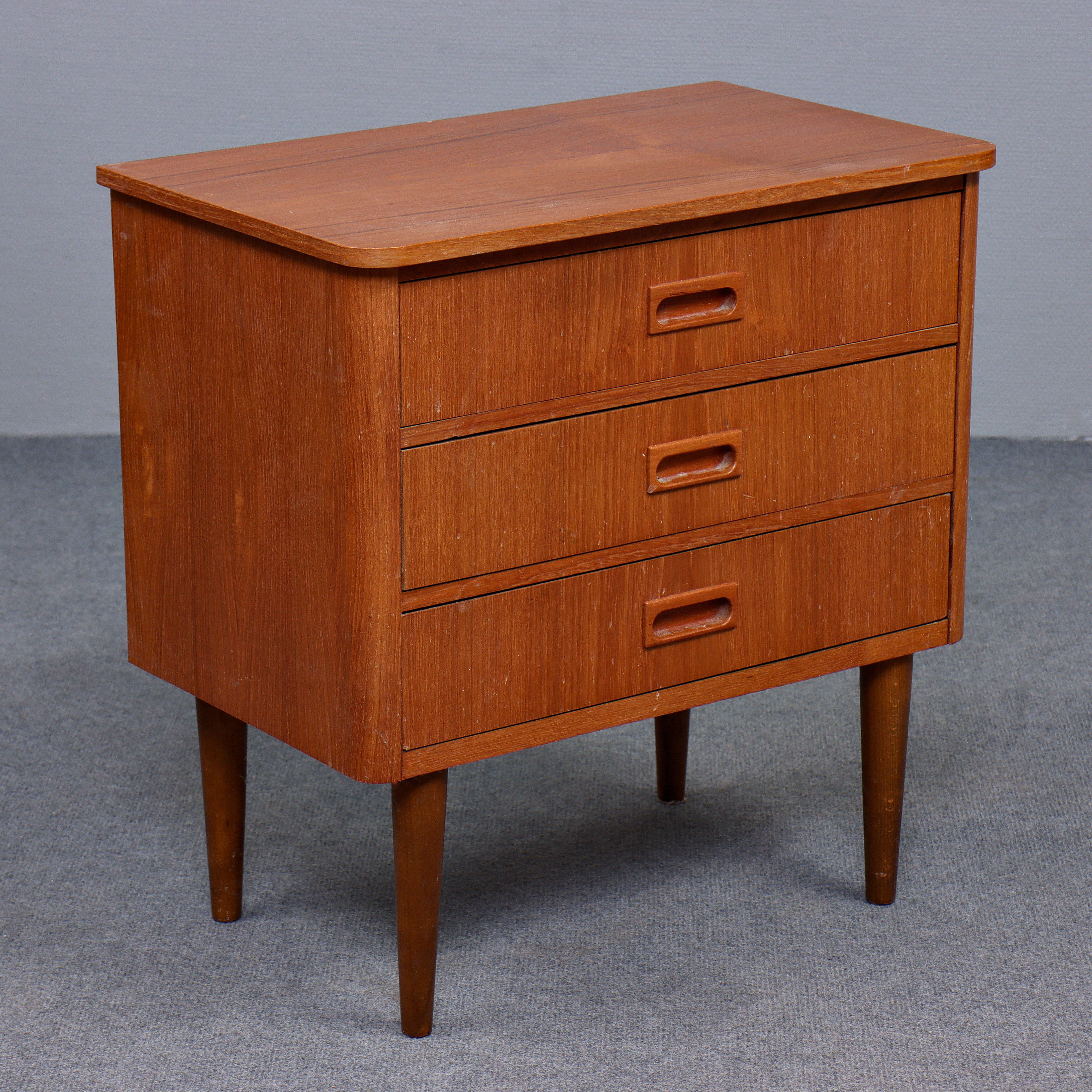 LITEN BYRÅ I TEAK, 1950/1960-TAL.