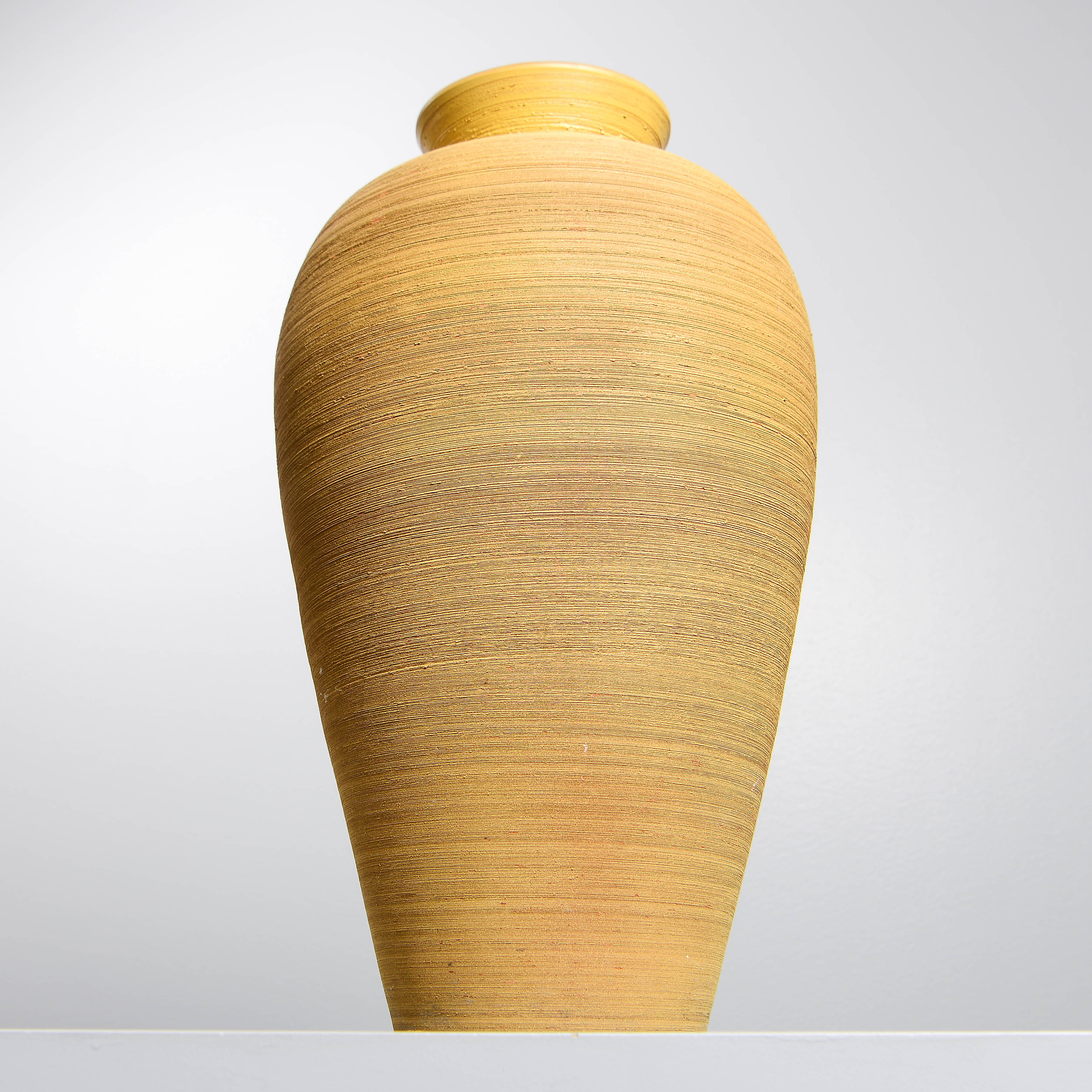 GRETA RUNEBORG. Golvvas, Swedish Modern, Upsala-Ekeby, 1939-54.