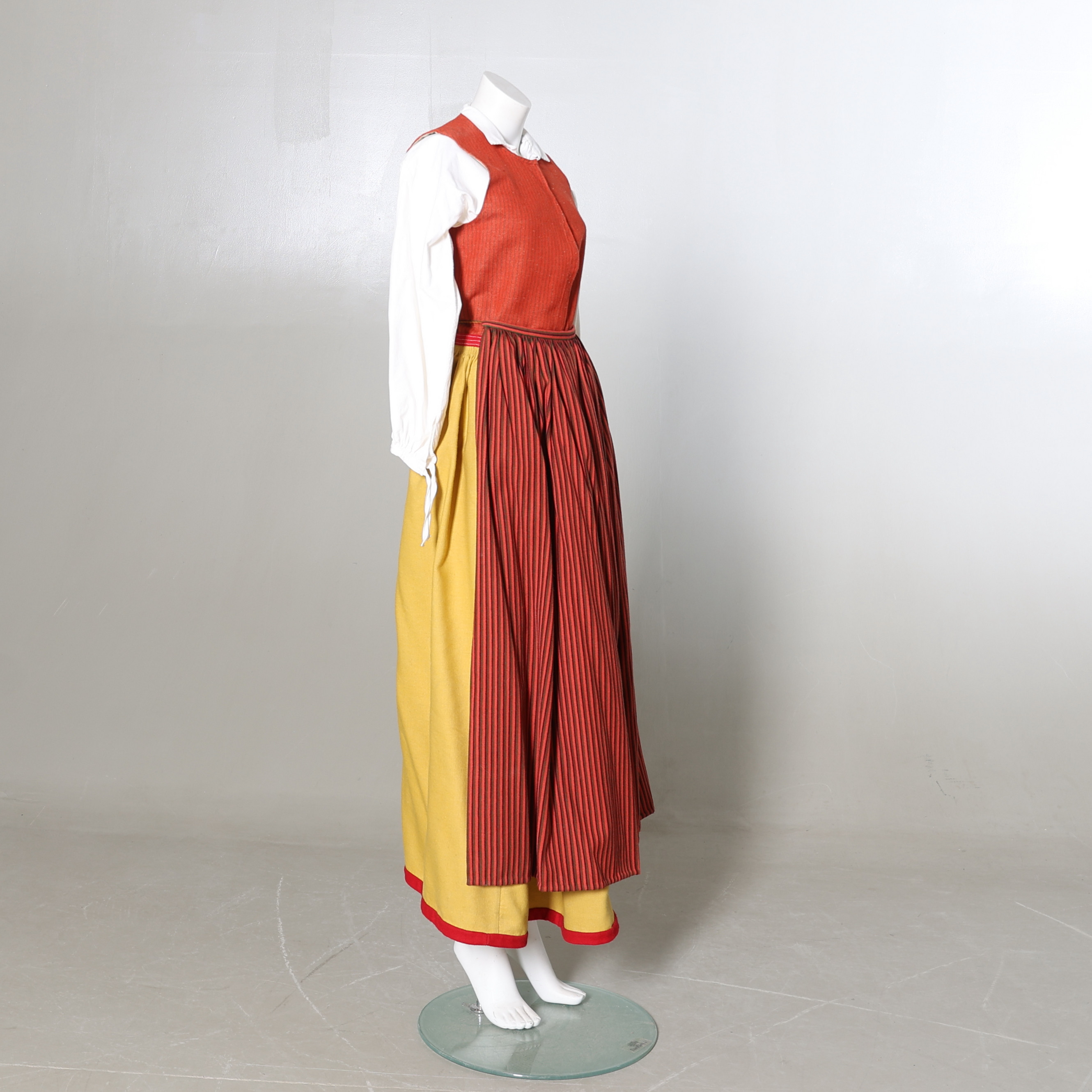 FOLKDRÄKT, 4 delar, halvdräkt/vardagsdräkt, Österåker, 1990-/2000-tal.