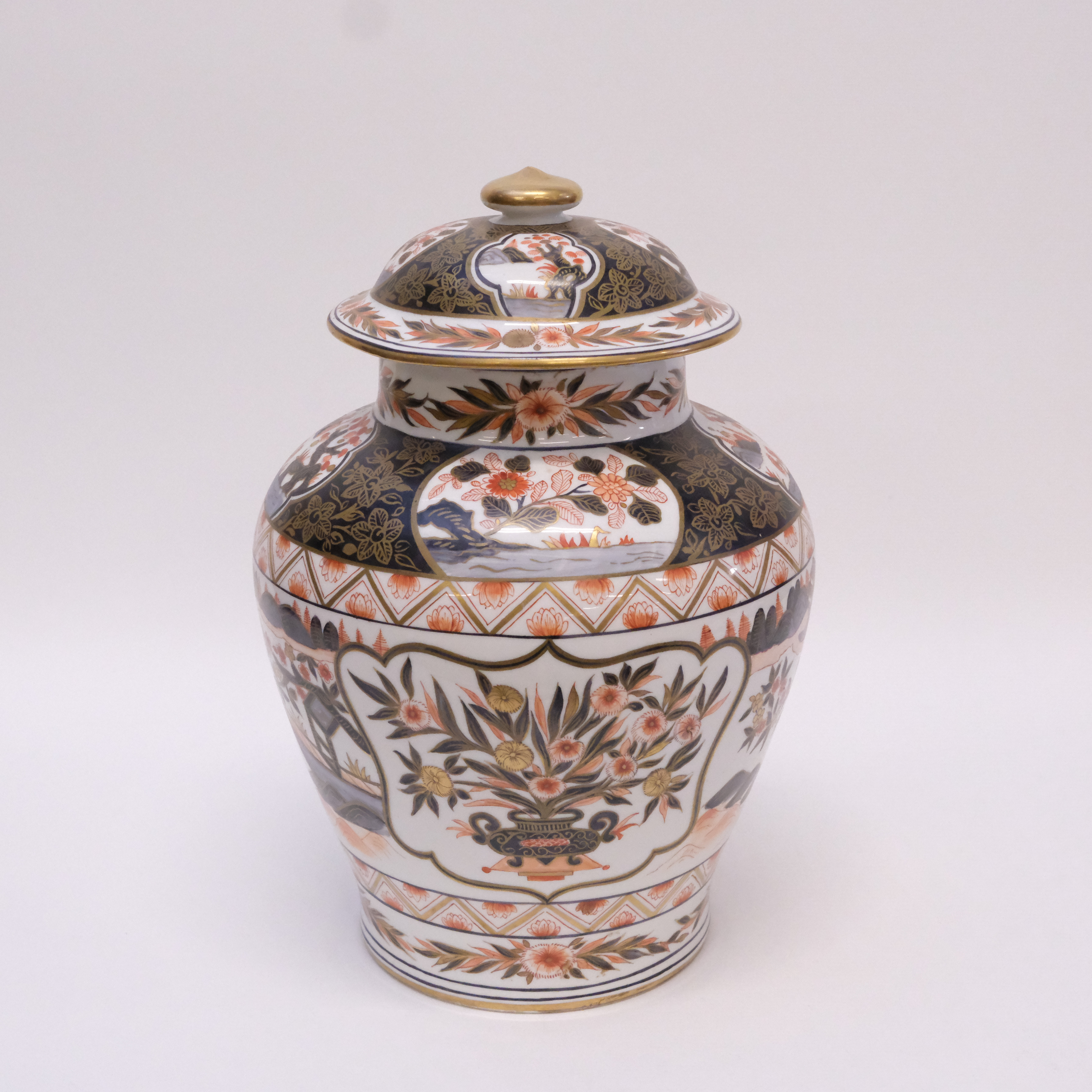 URNA MED LOCK, ORIENTALISK, 1900-TAL.