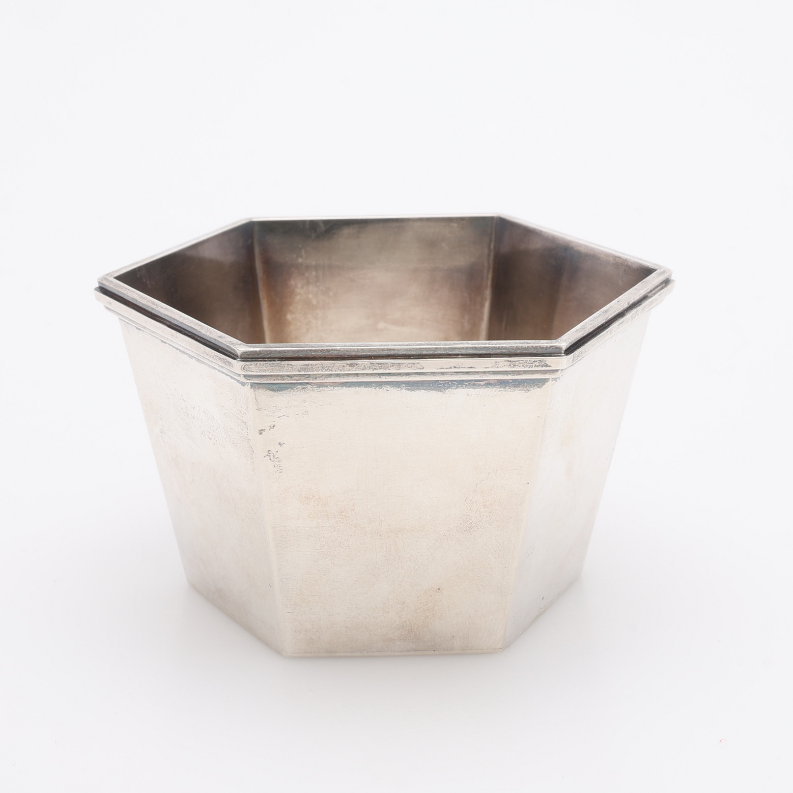 WIWEN NILSSON. SOCKERSKÅL, sterling silver, signatur stämplad i Lund 1962, 135 g.