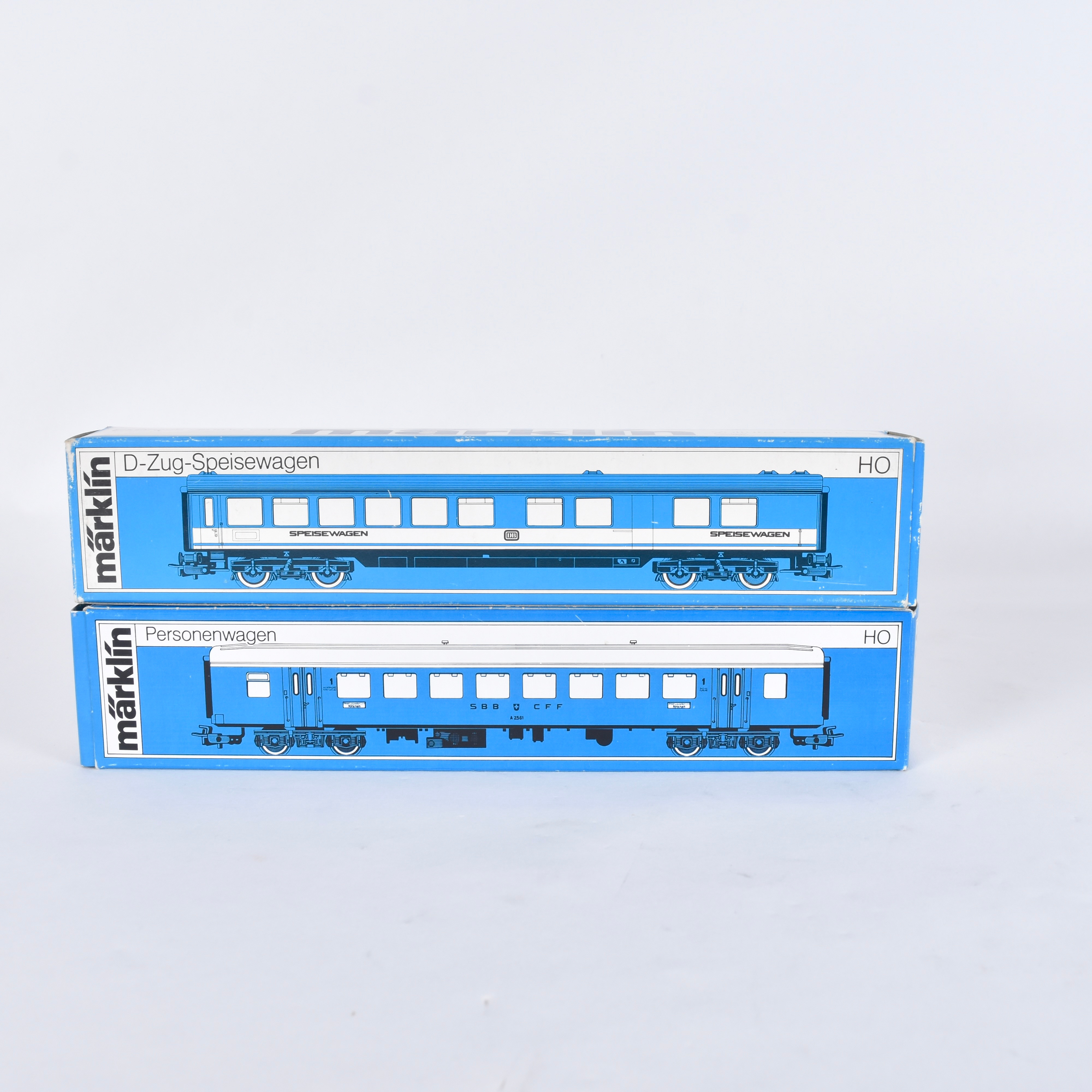 PERSONVAGNAR, 2-stycken, Märklin, 4054 och 4066.