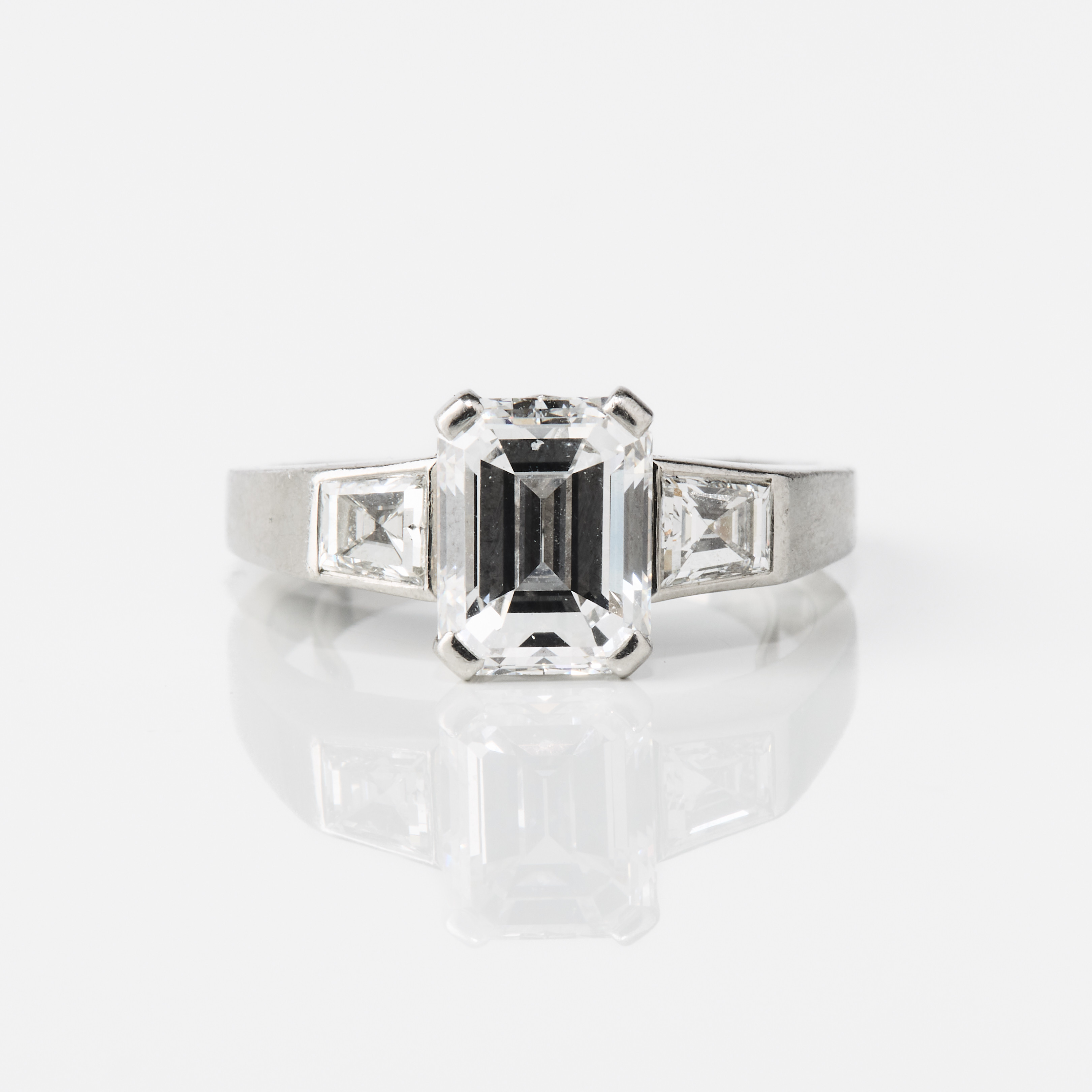 W.A. BOLIN. Ring, platina med diamanter, Stockholm 1960.