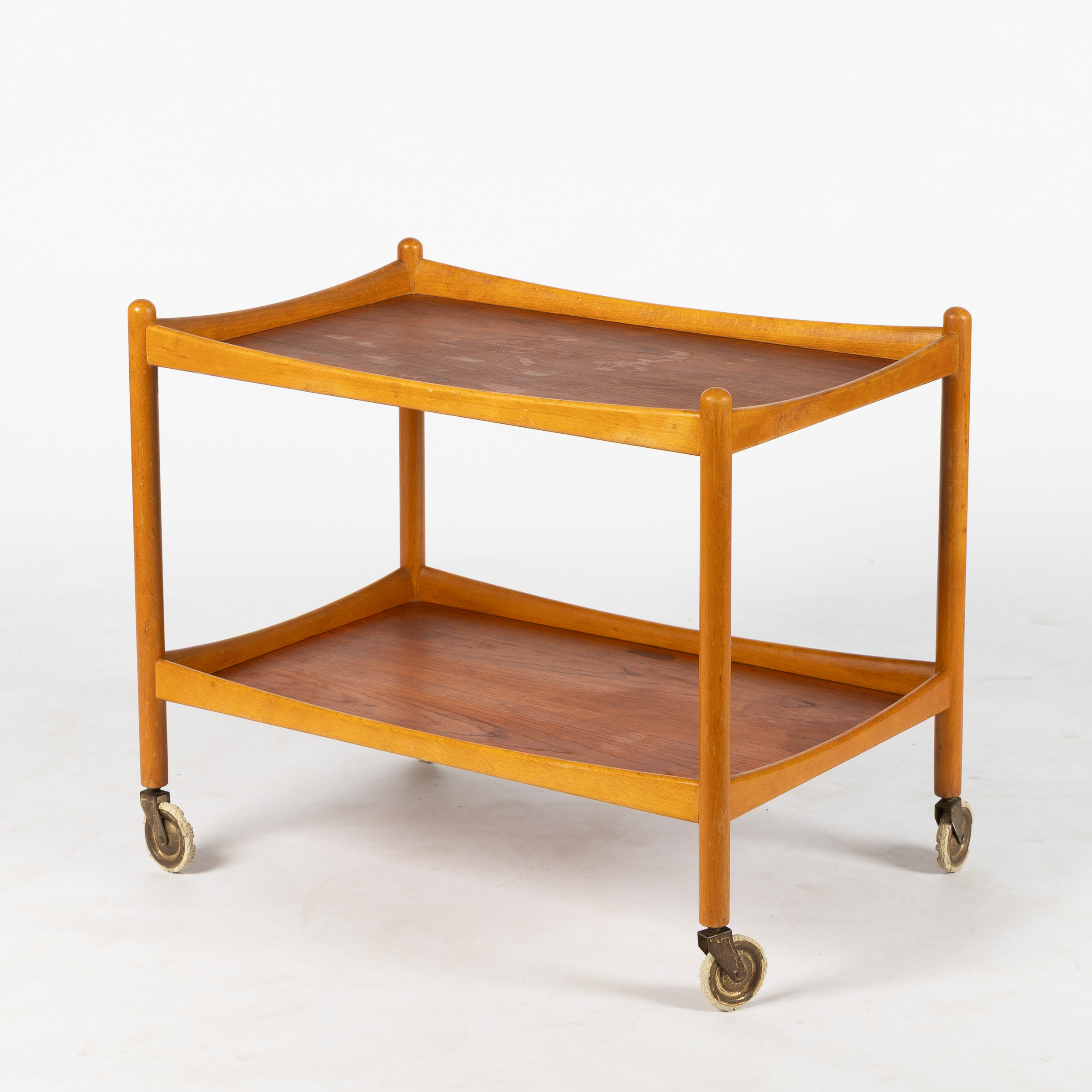 POUL VOLTHER. Serveringsvagn, "Servus", för Gemla, fanerad i teak samt bok.