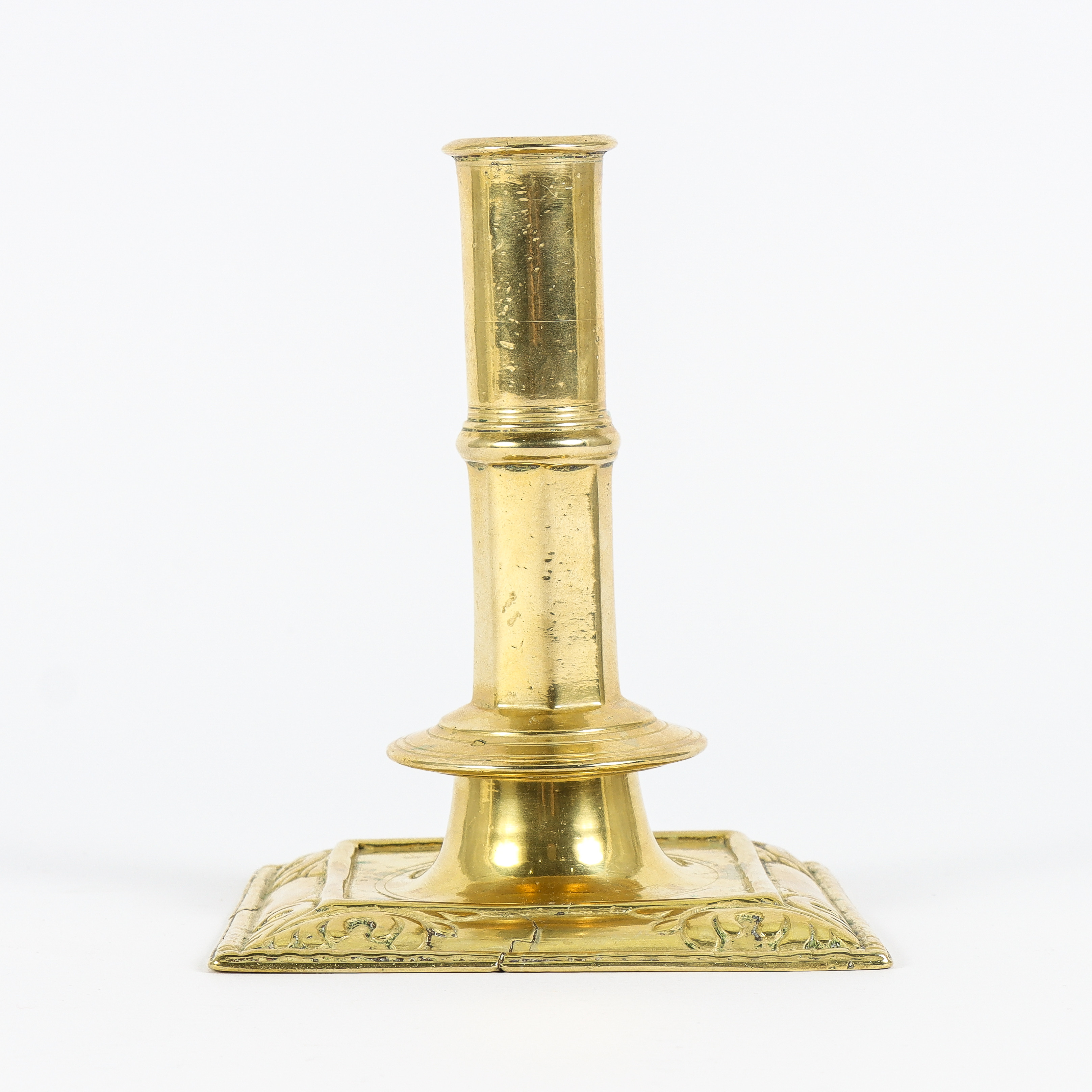 LJUSSTAKE, mässing, Nordvästeuropa, sannolikt England, 1600-talets sista fjärdedel.