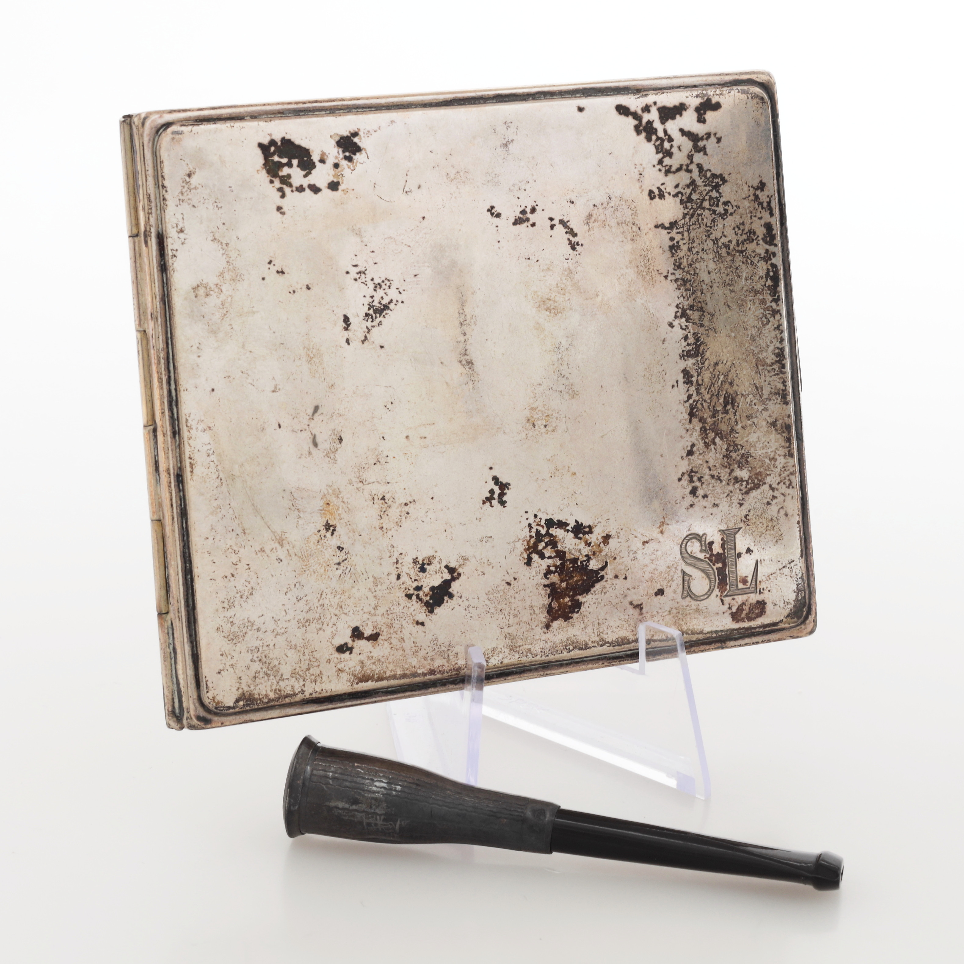ETUI samt CIGARETTMUNSTYCKE, 2 delar, silver mm, totalvikt 107 gram.