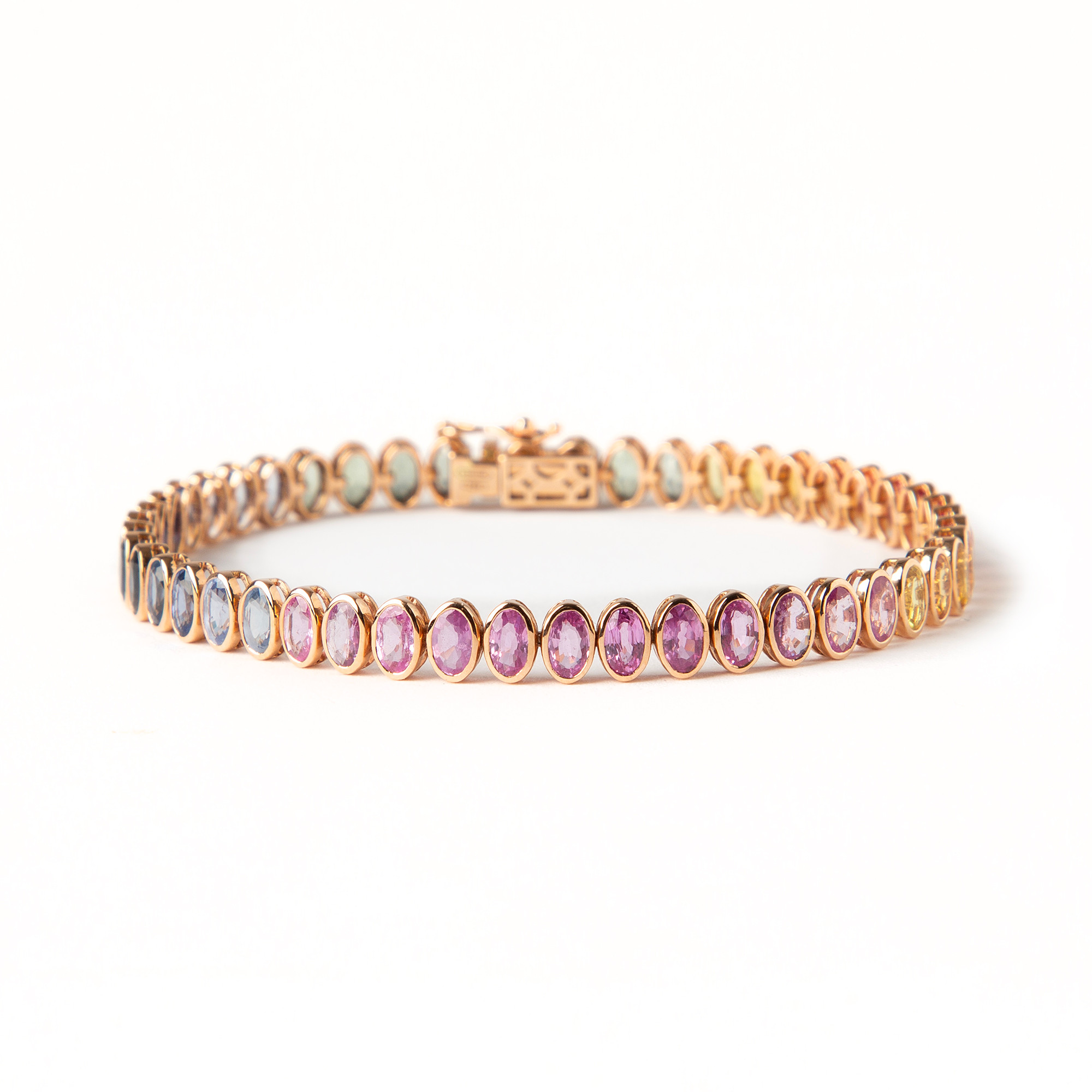 ARMBAND, 18K roséguld med olikfärgade safirer, totalt ca 14.42 ct.