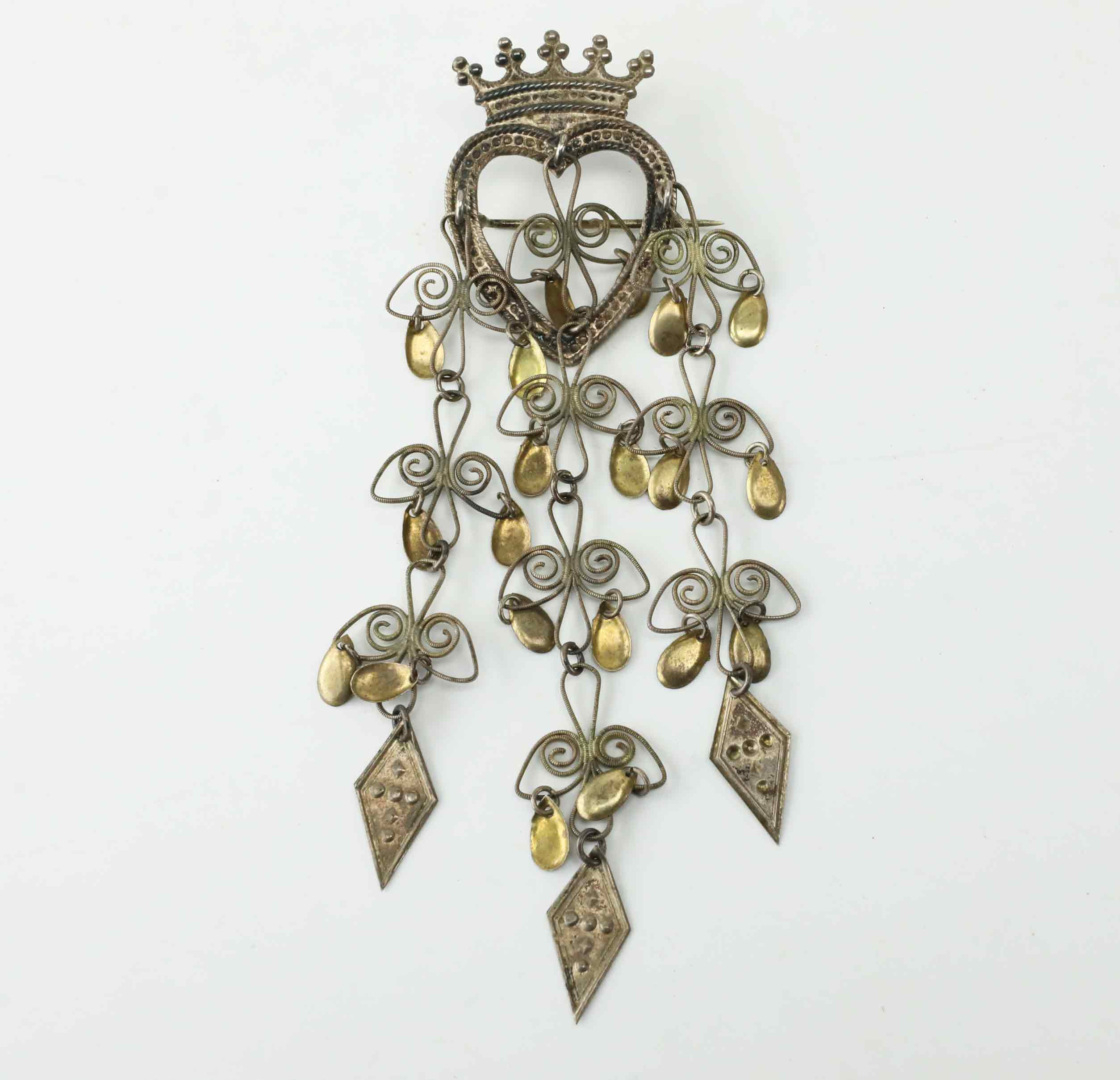 DRÄKTBROSCH, silver 830, Filigranarbete, 1900-tal.