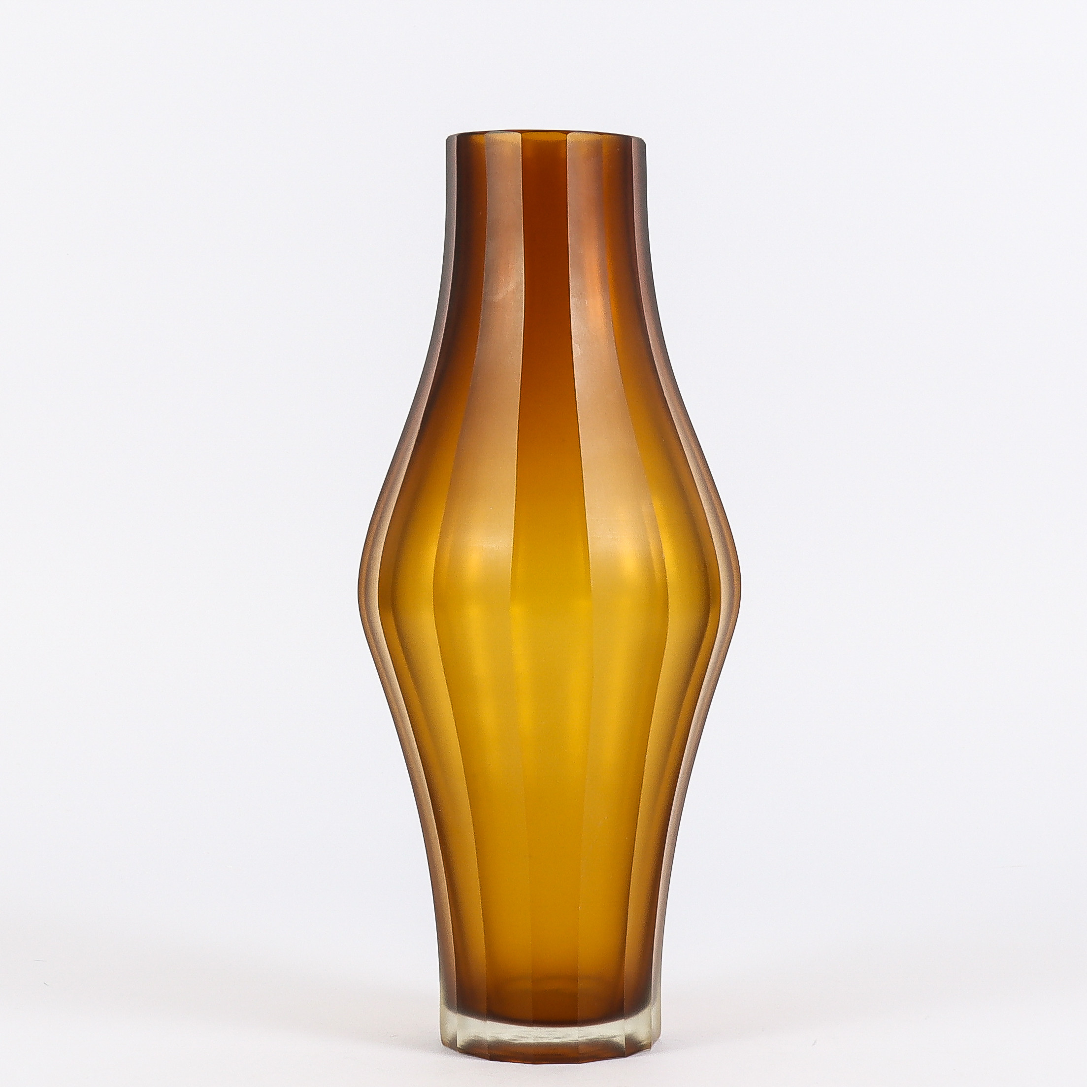 VAS bärnstensfärgat glas, sextonsidig.