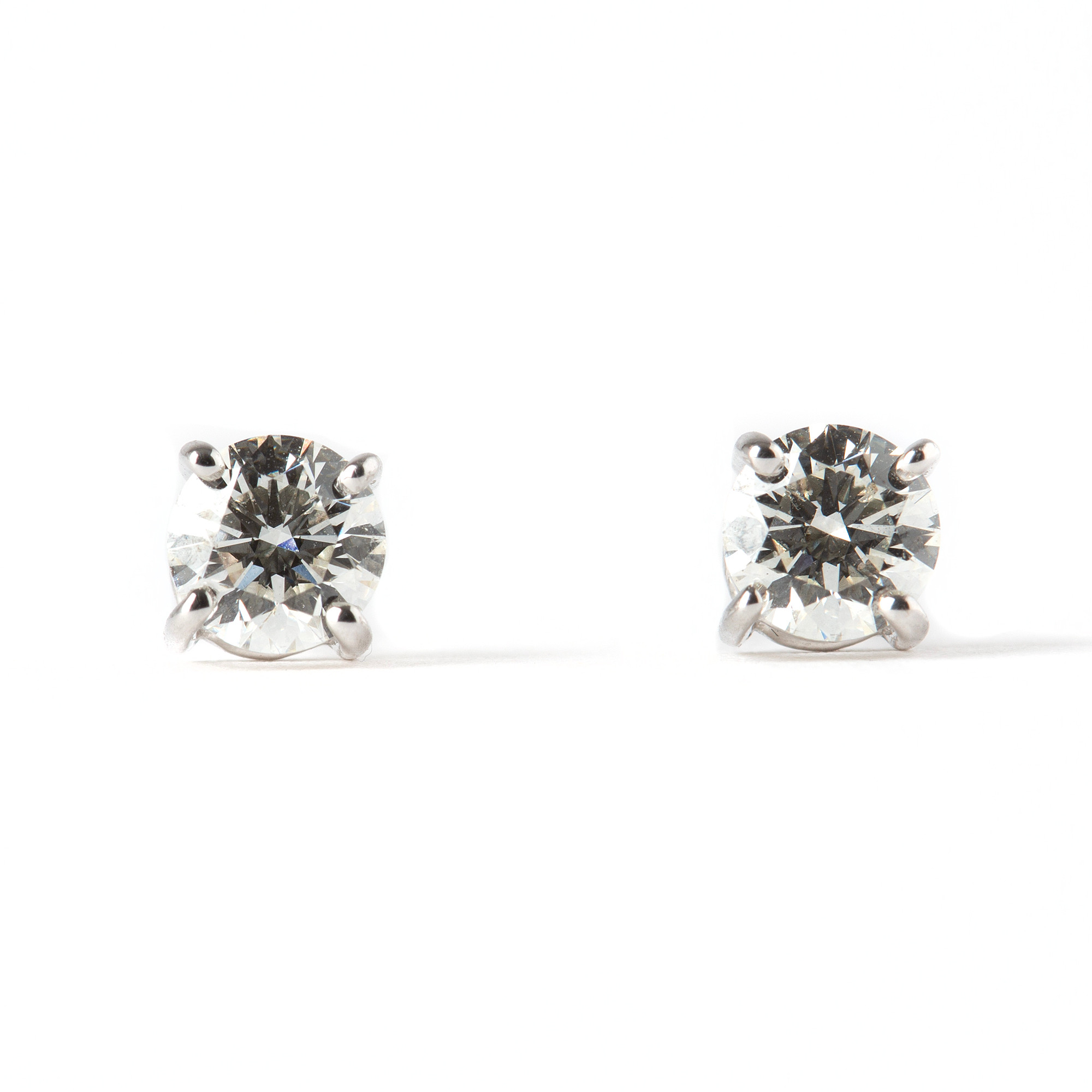 ÖRHÄNGEN, 18K vitguld med briljantslipade diamanter, totalt 0.82 ct.