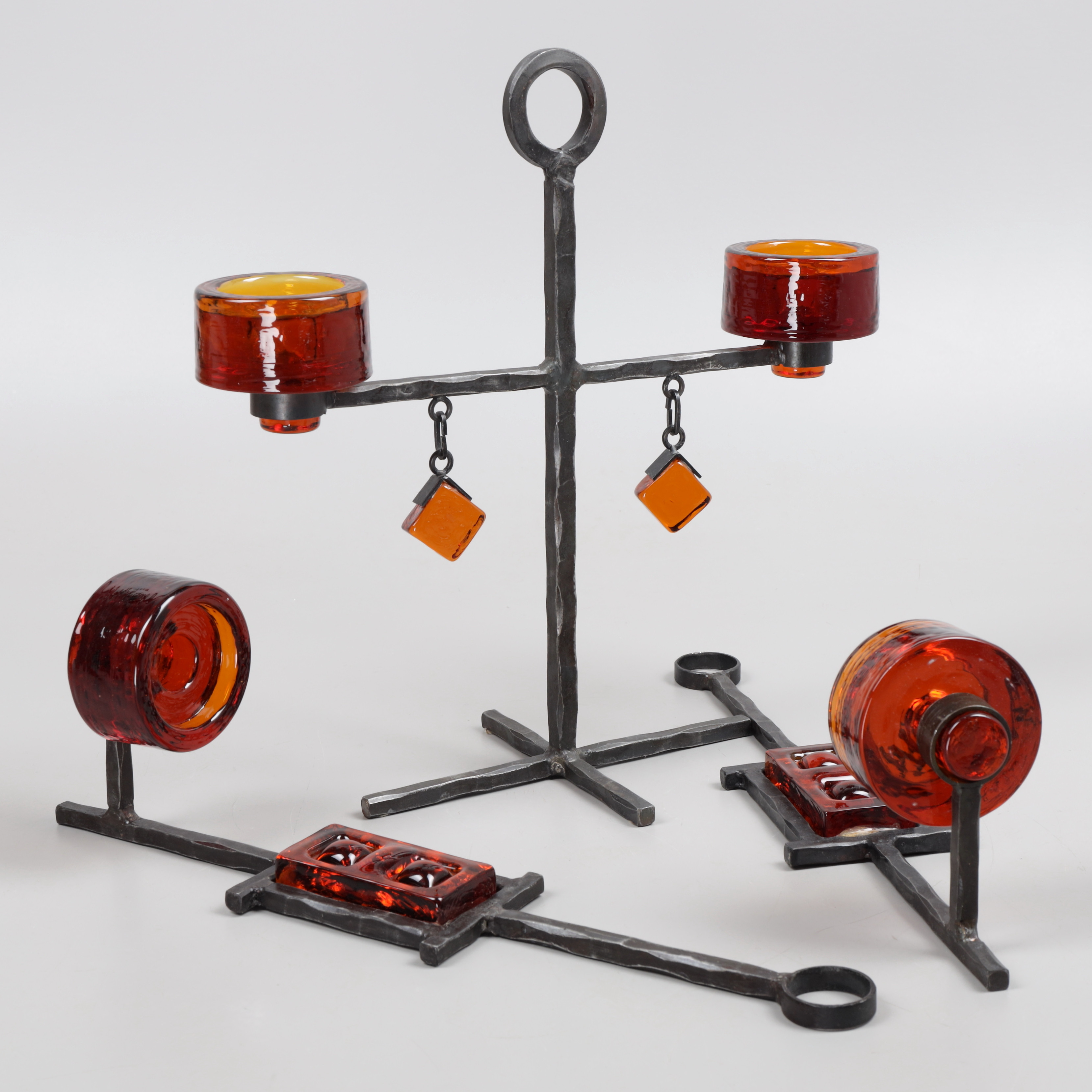LJUSSTAKE OCH VÄGGLAMPETTER, smide/glas, Konstglashyttan, Urshult, 1970-tal.