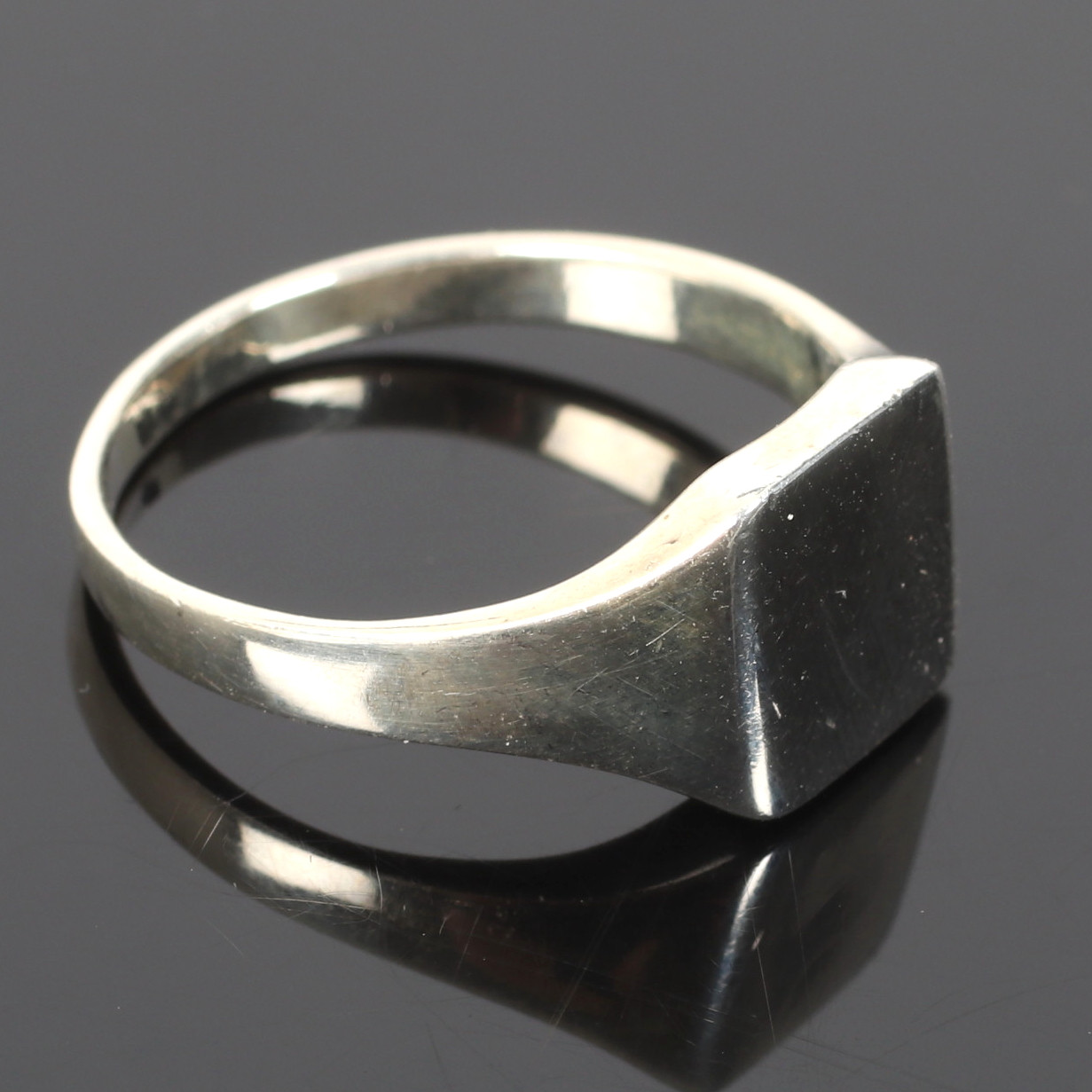 (6A57) KLACKRING, Sterling silver, Guld Carlsen. 19/2000-tal.