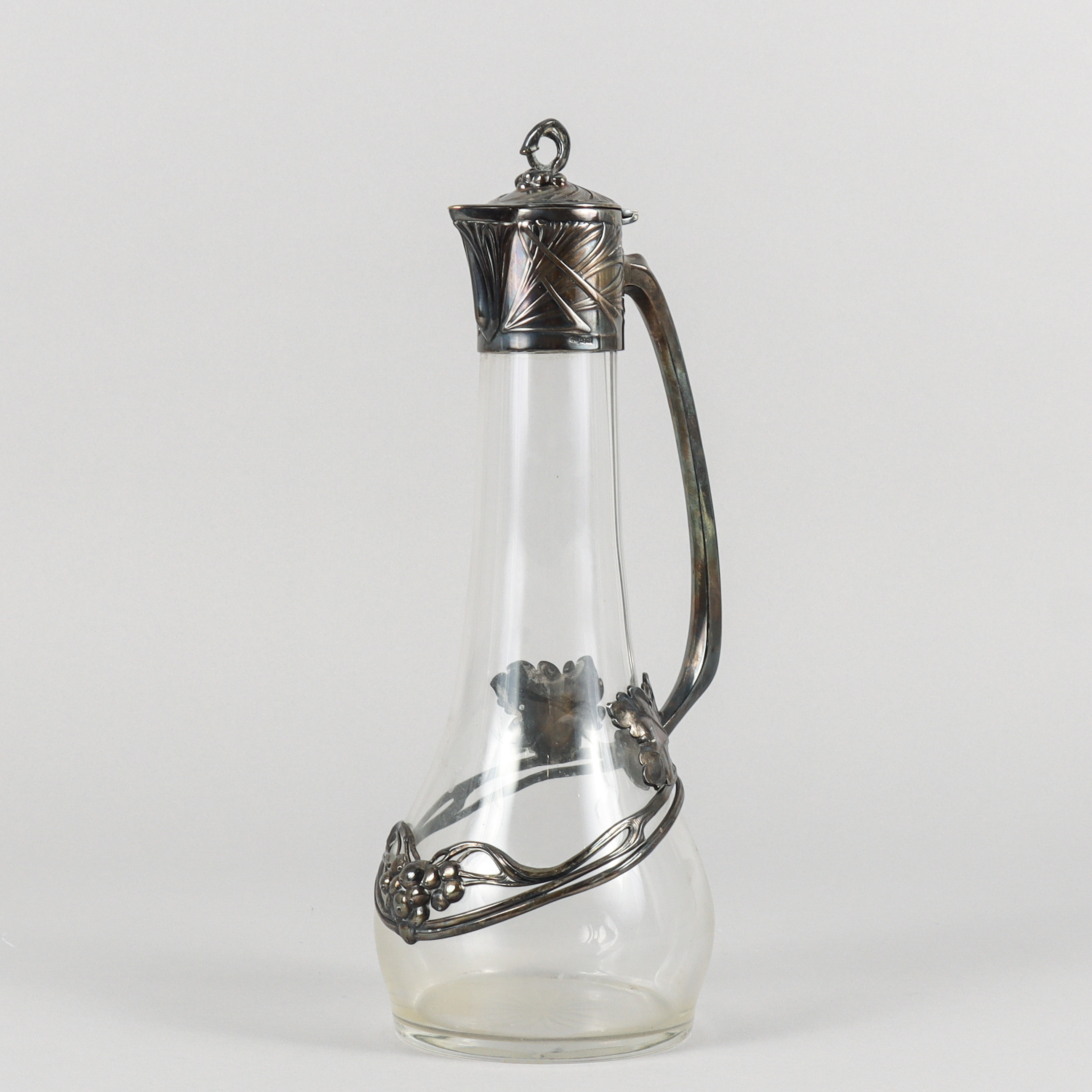 VINKANNA glas med nysilverbeslag.
