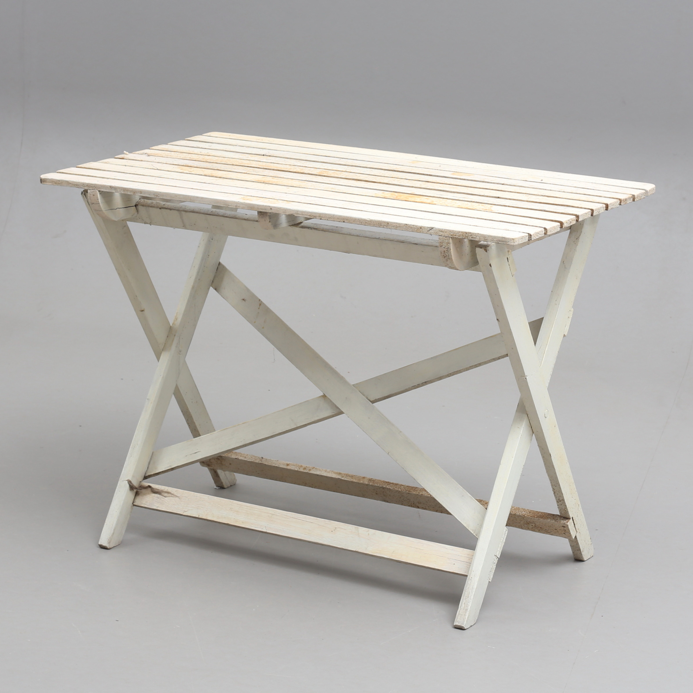 TRÄDGÅRDSBORD, Vitmålat trä, 1900-tal.