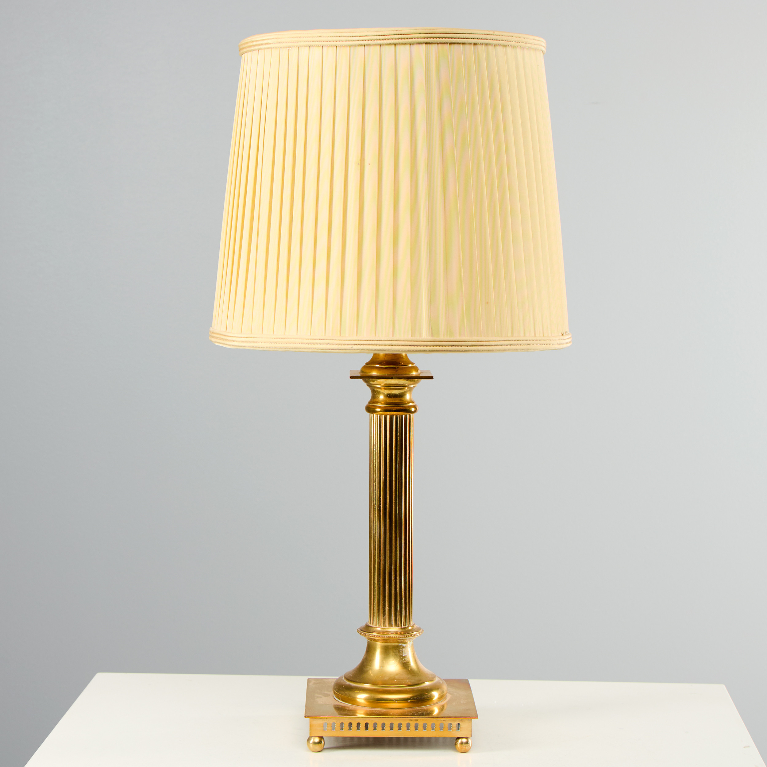 BORDSLAMPA, mässing, 1900-talets mitt.