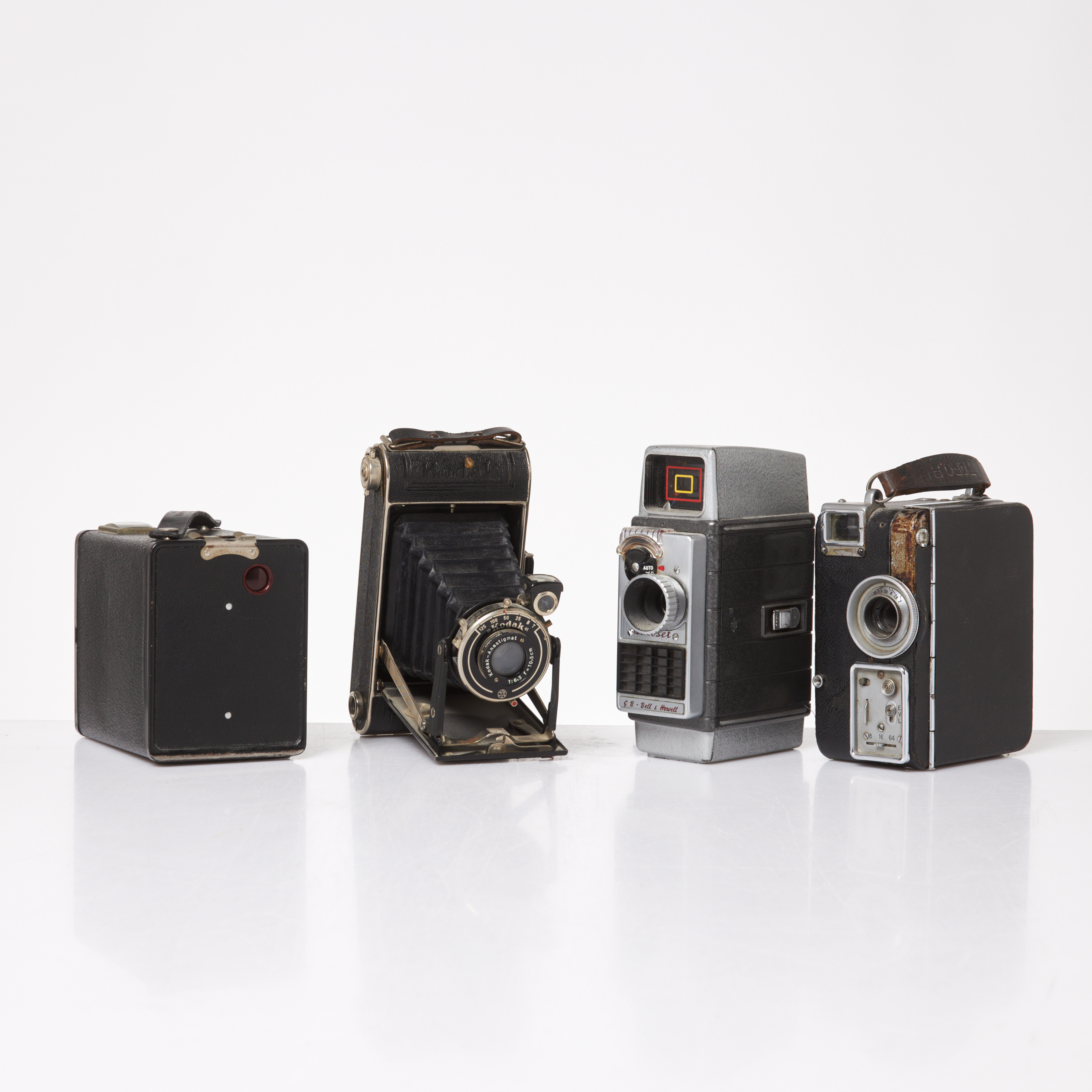 KAMEROR, 4 st, Kodak, Zeiss, Bell & Howell, 1900-tal.