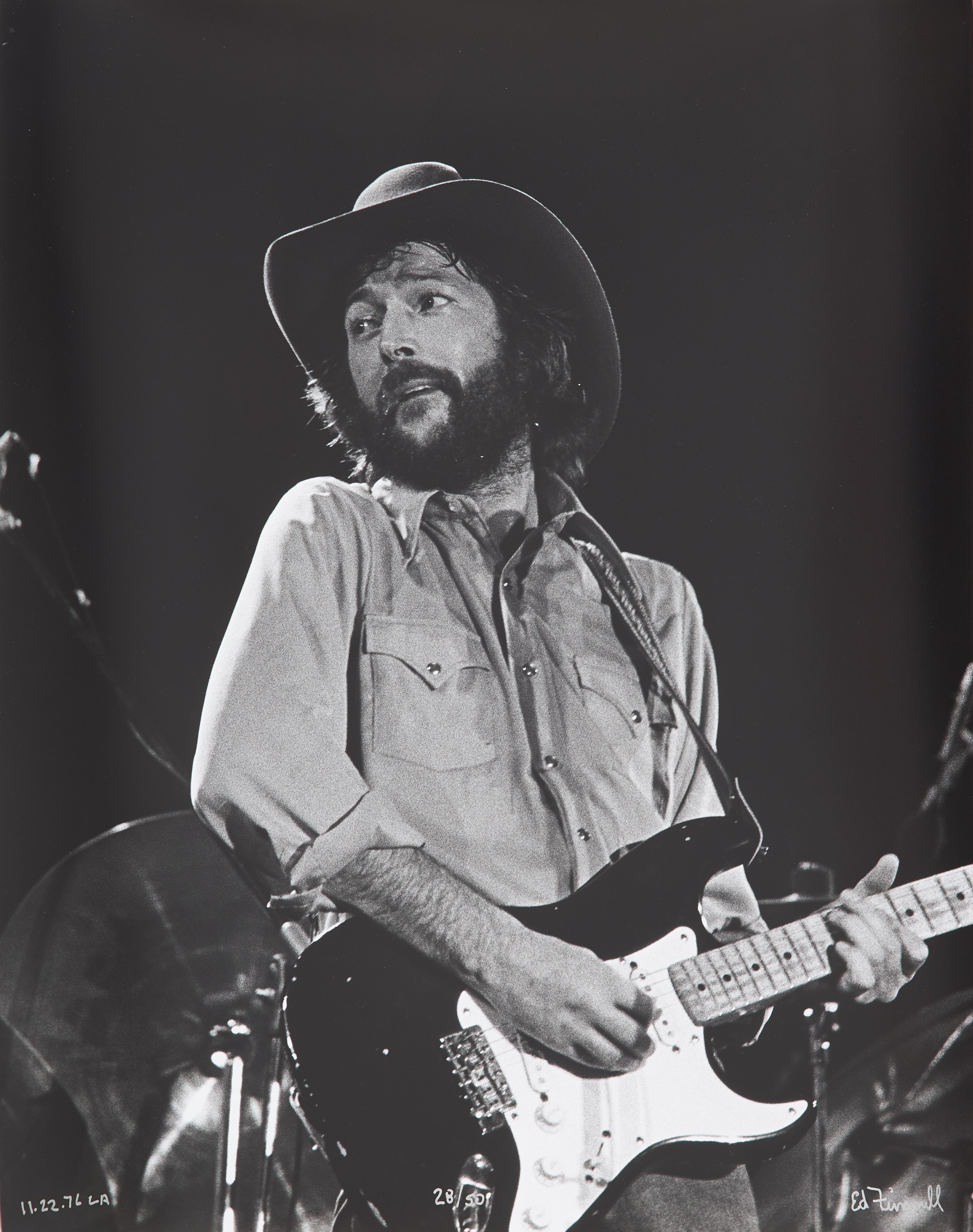 ED FINNELL (USA/SVERIGE, FÖDD 1956). Eric Clapton, "No Reason to Cry Tour", Los Angeles, 22 November 1976, signerad Ed Finnell, numrerad 28/50.