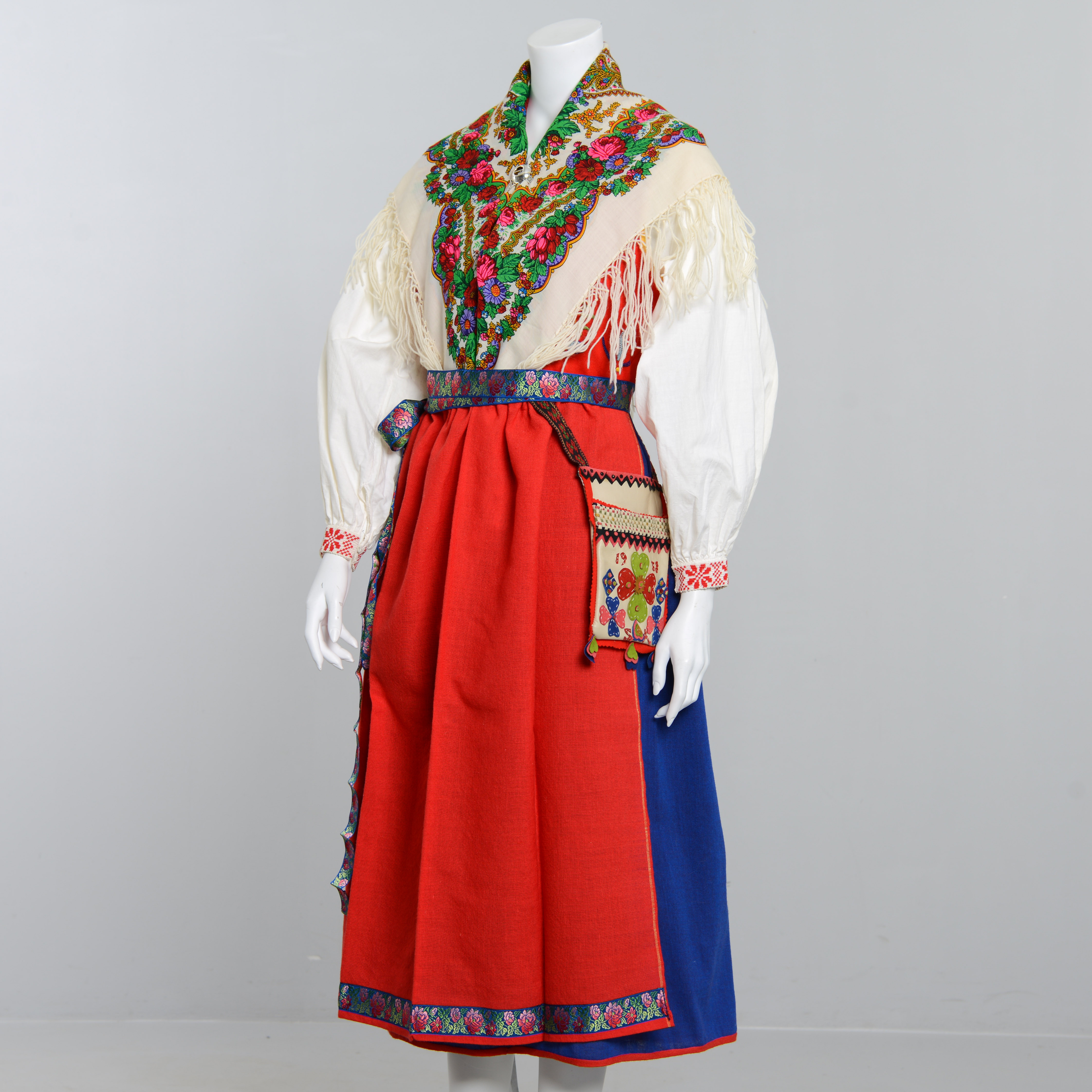 FOLKDRÄKT, Malung, uppskattad storlek 36–38.