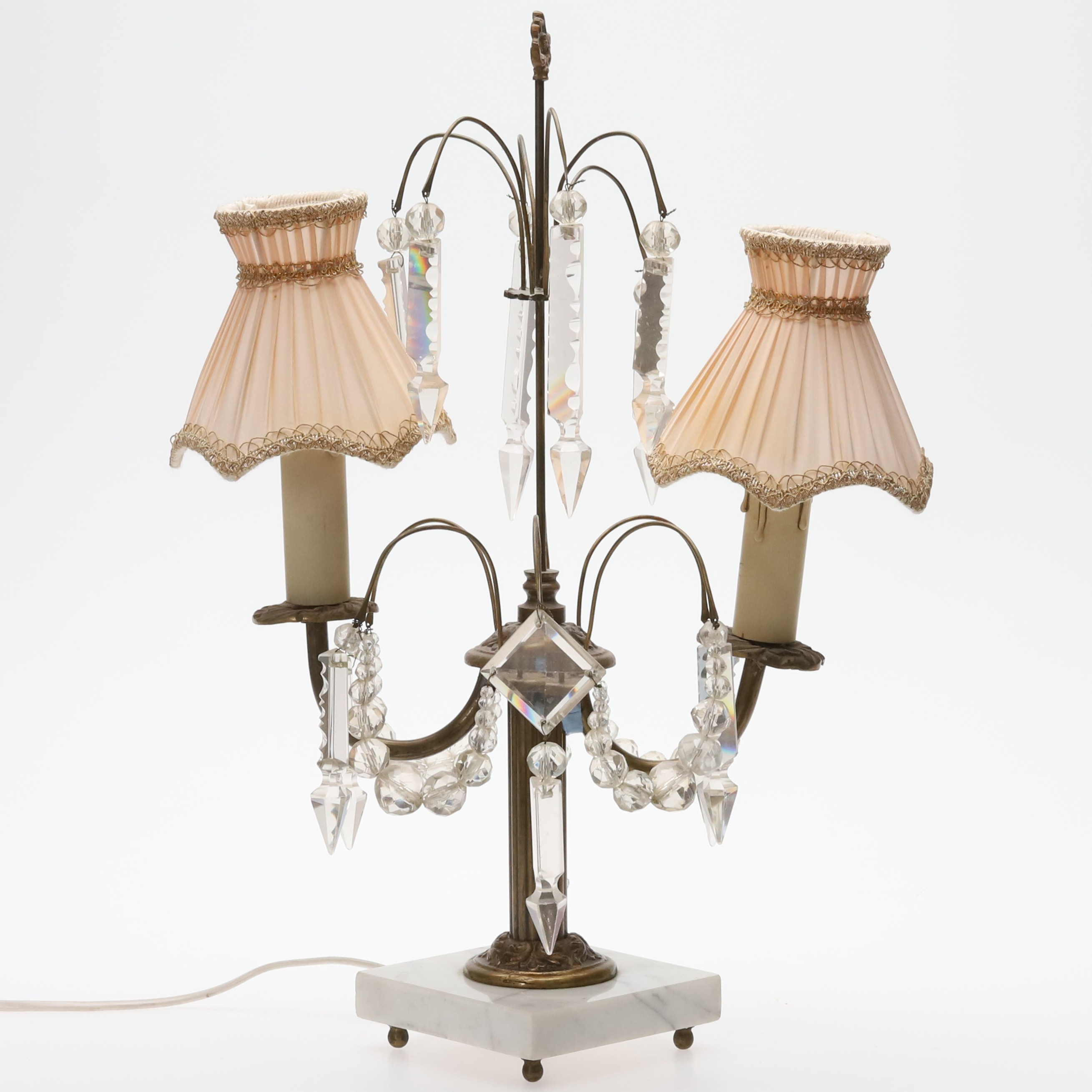 BORDSLAMPA, mässing med prismor, 1900-talets andra hälft.