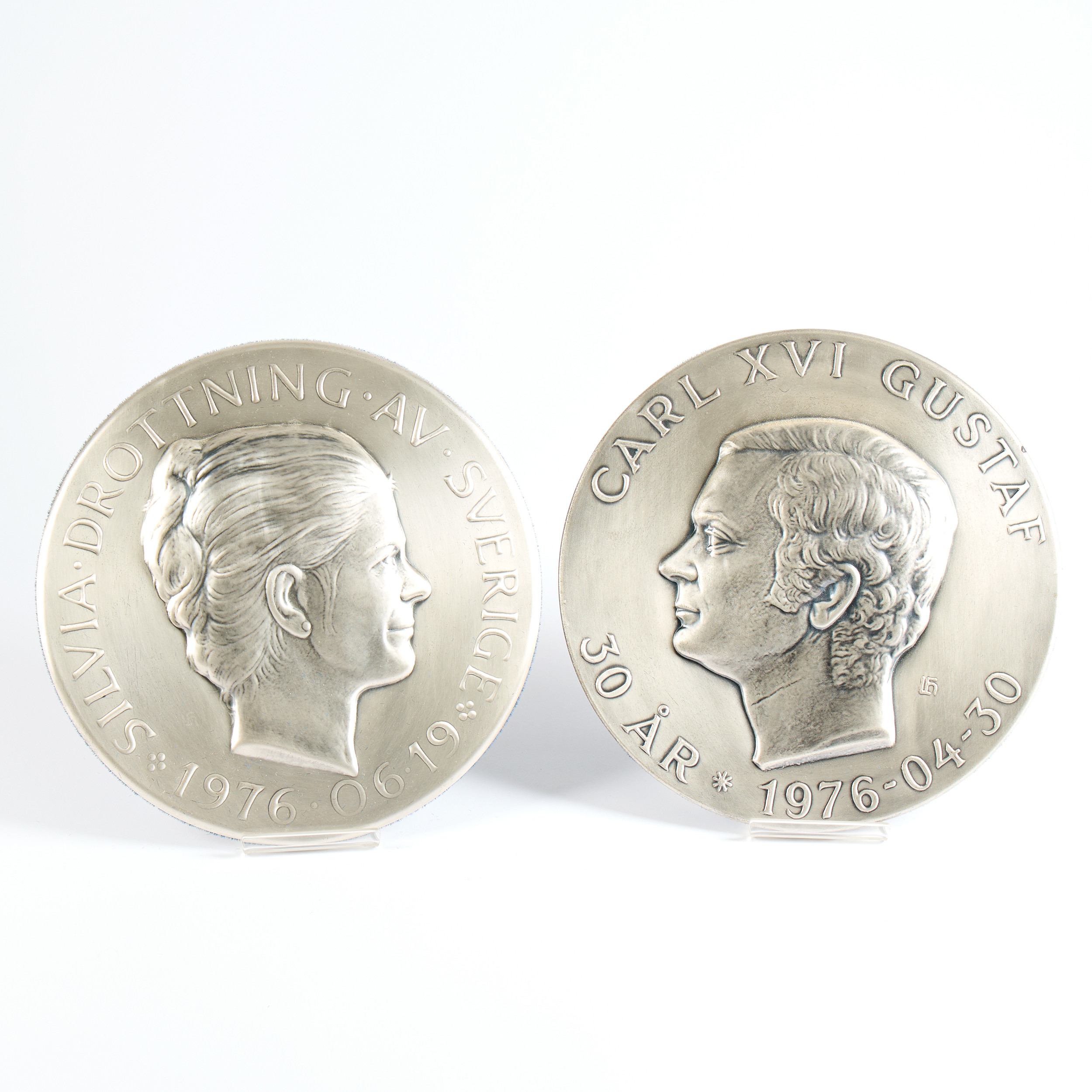 VÄGGRELIEFER, silver, Kung Carl XVI Gustaf och drottning Silvia, Norrtälje 1976.