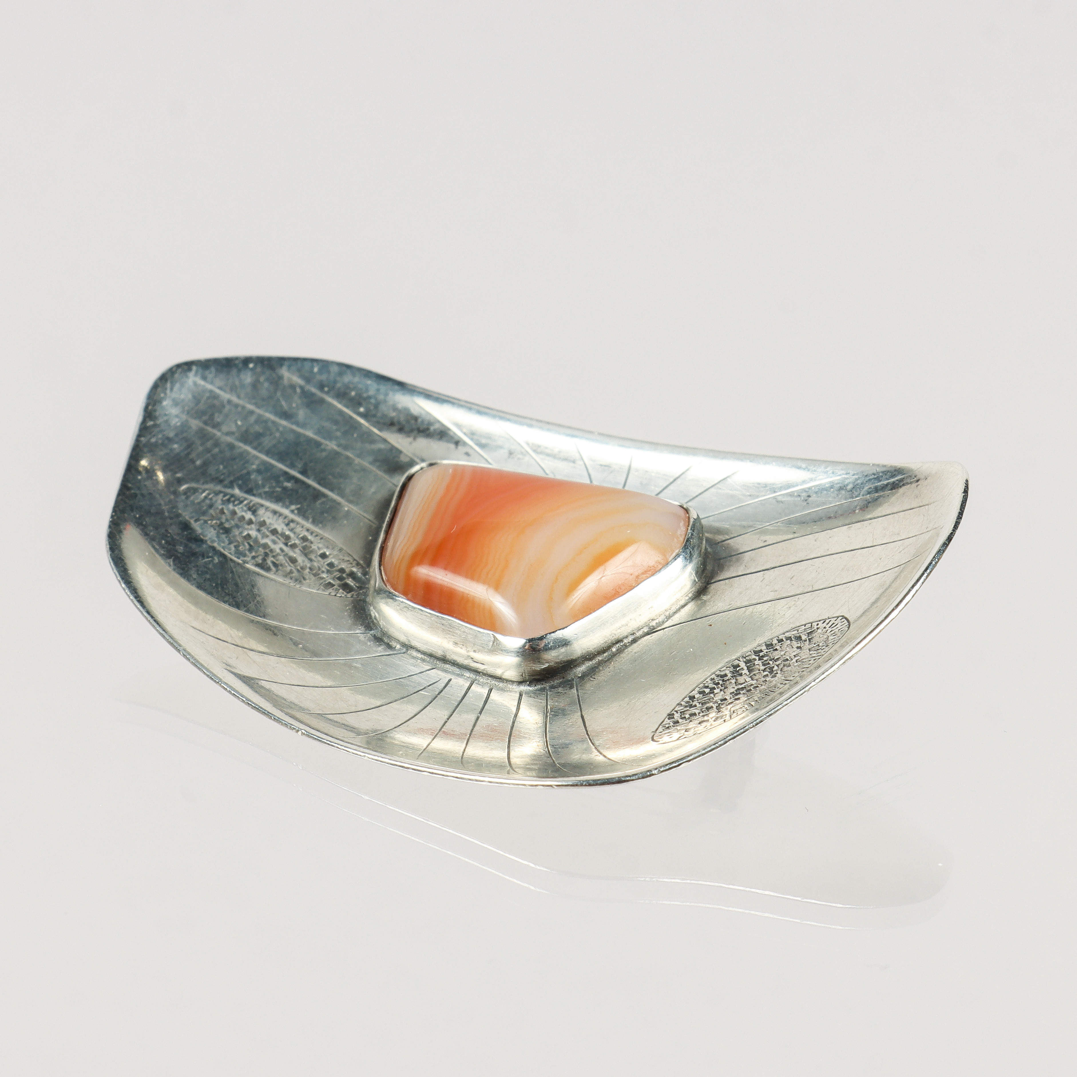 BROSCH silver med agat, Acke Tötterman, Gävle 1957.