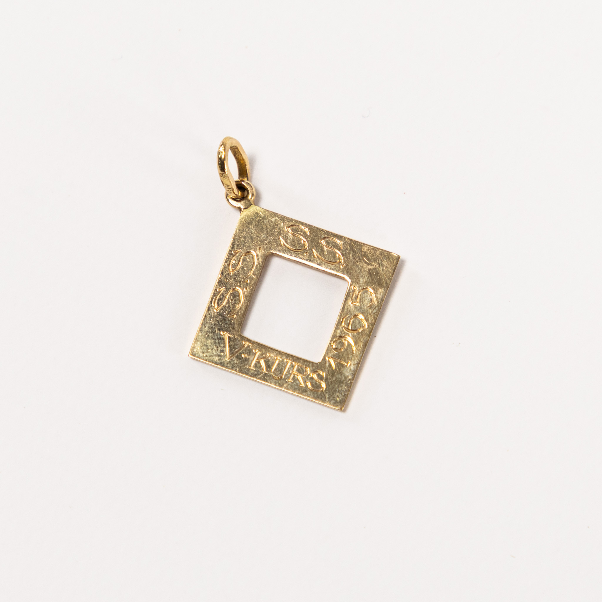 HÄNGE. 18k guld.