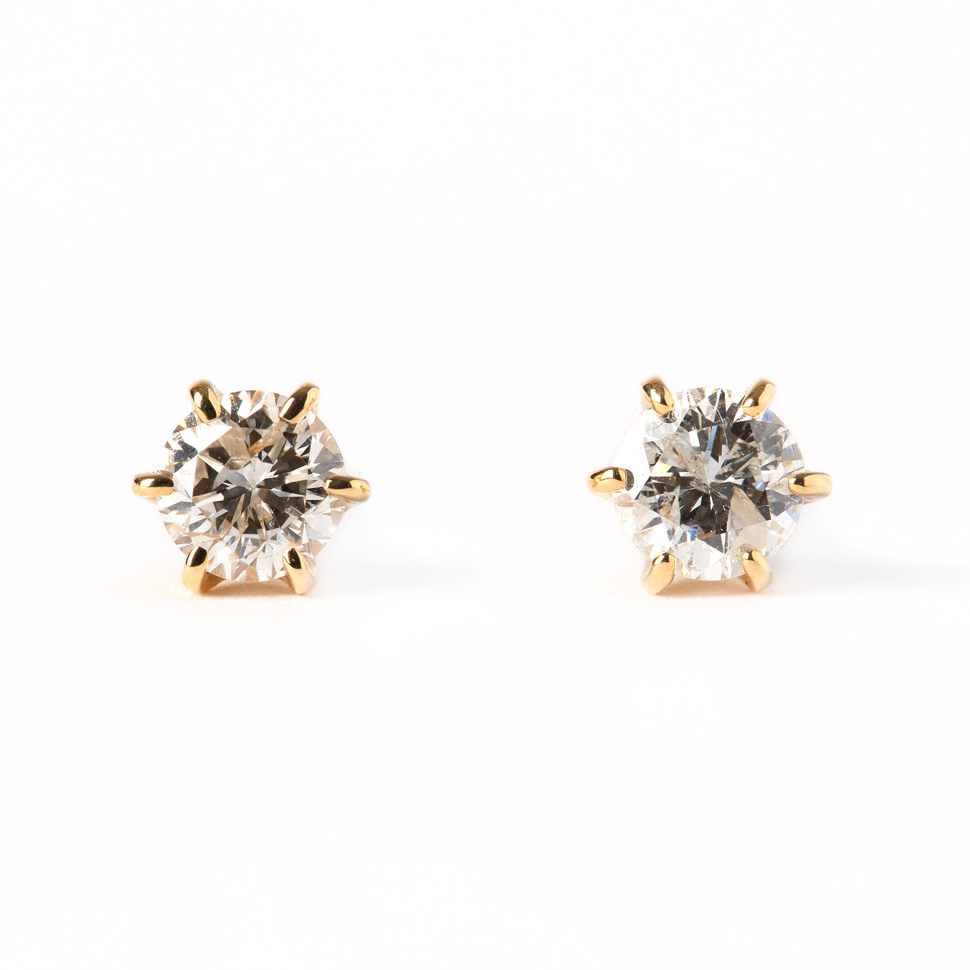 ÖRHÄNGEN, 18K guld med briljantslipade diamanter totalt ca 1.00 ct.