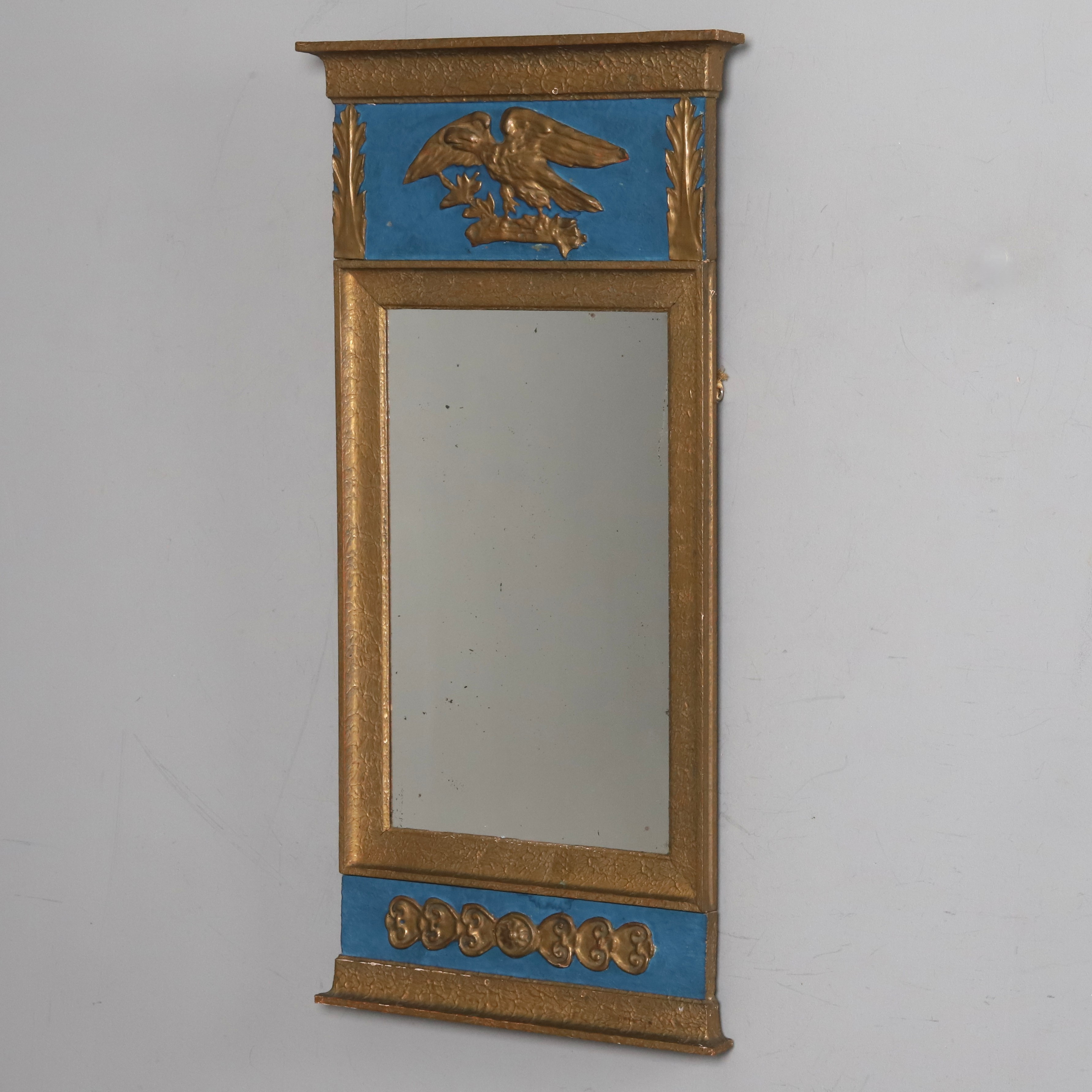 SPEGEL. Bemålat trä, Gustaviansk-stil, 1900-tal.