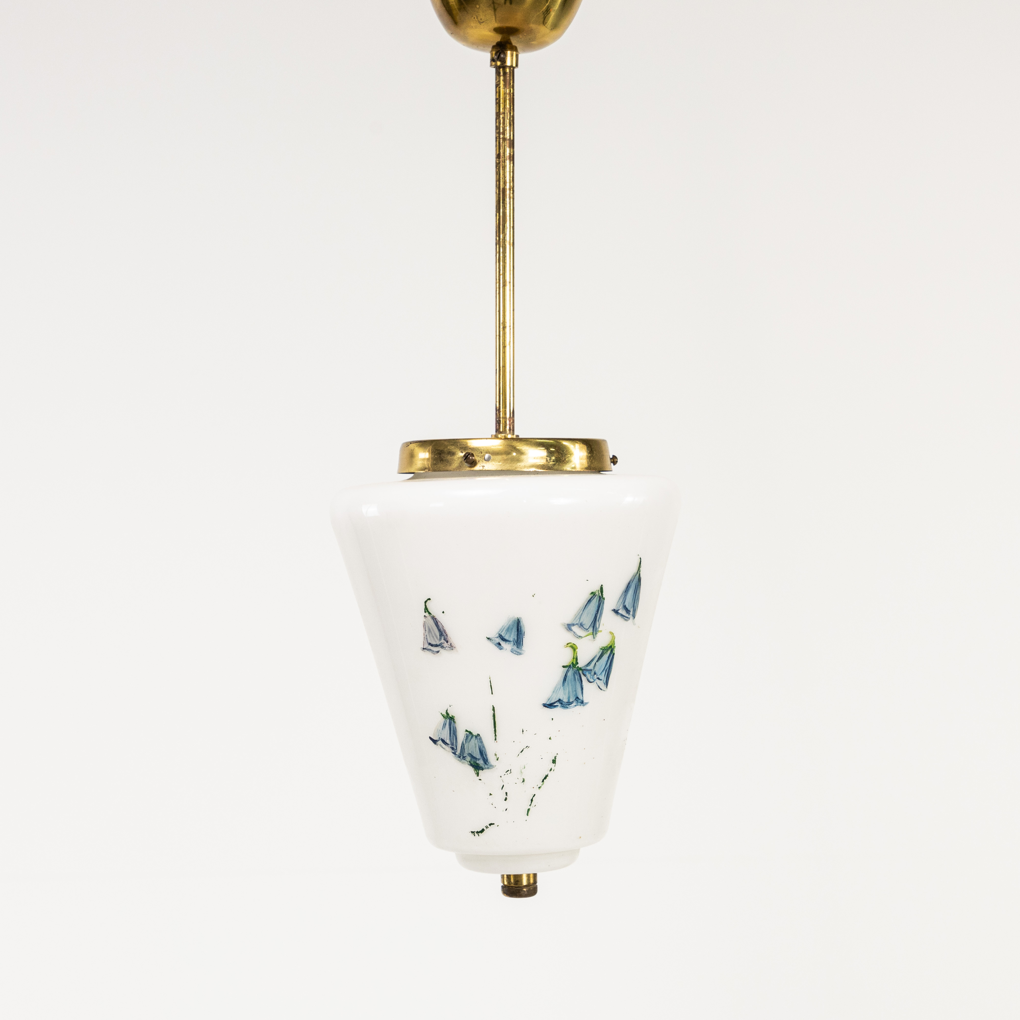 TAKLAMPA. Mässing/glas, 1900-tal.