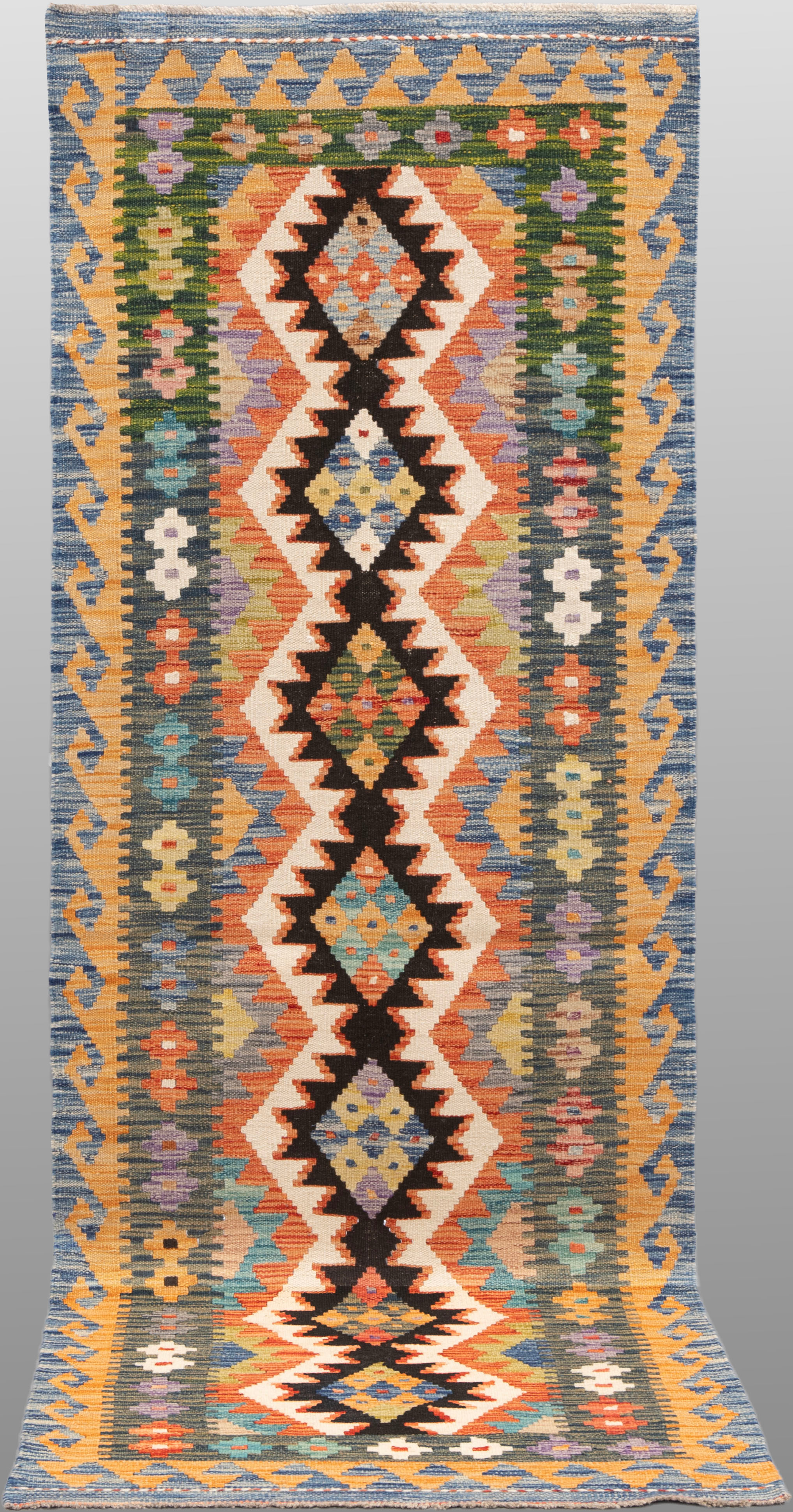 MATTA, "Kelim", galleri, 249 x 81 cm.