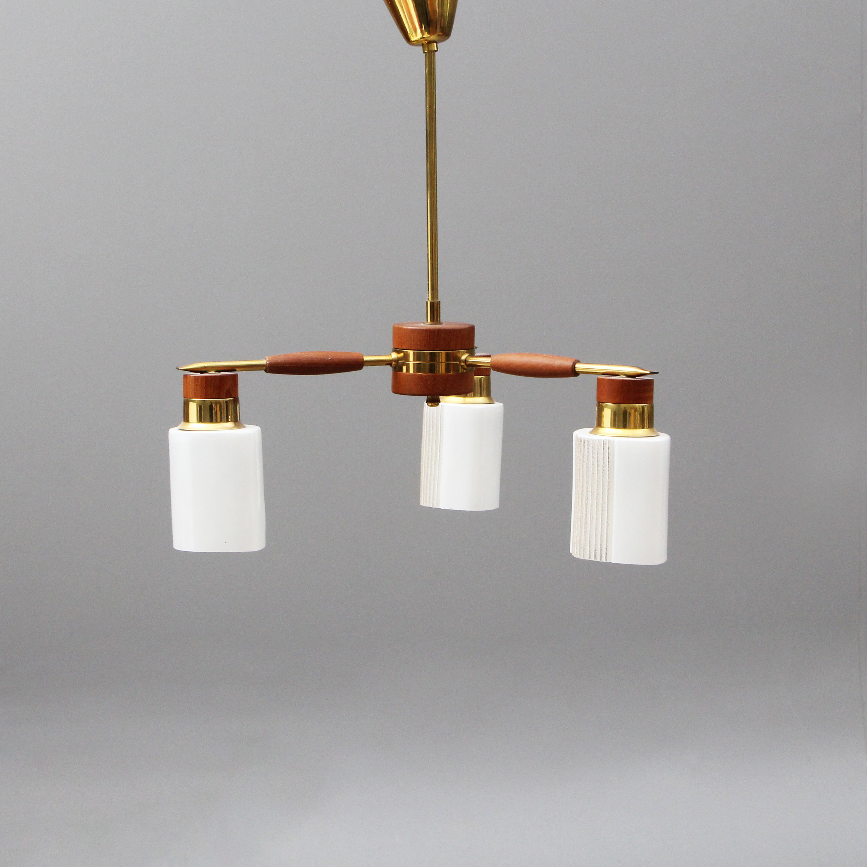 TAKLAMPA, teak/metall/porslin.