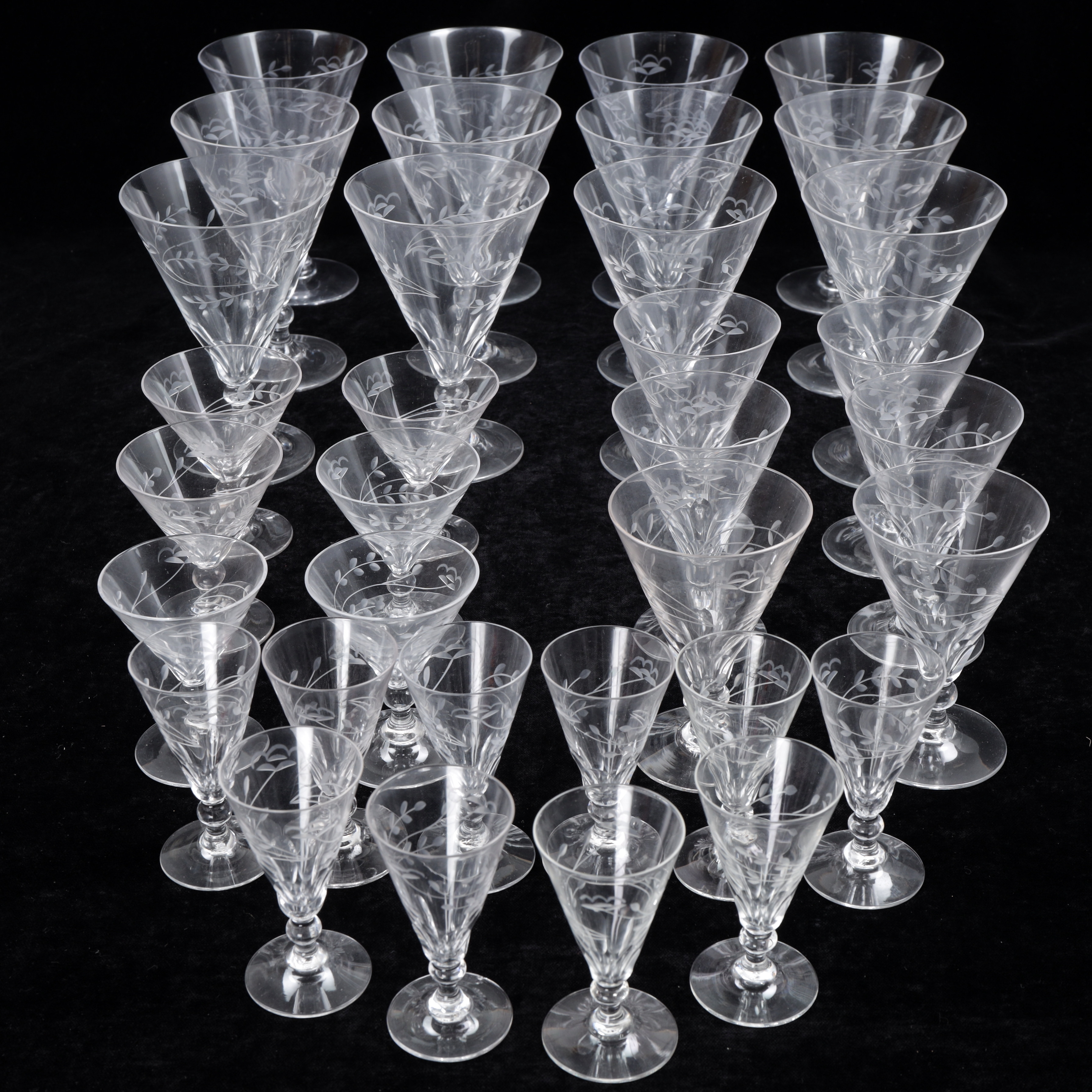 GLASSERVIS, 34 delar, 1900-talets första hälft.