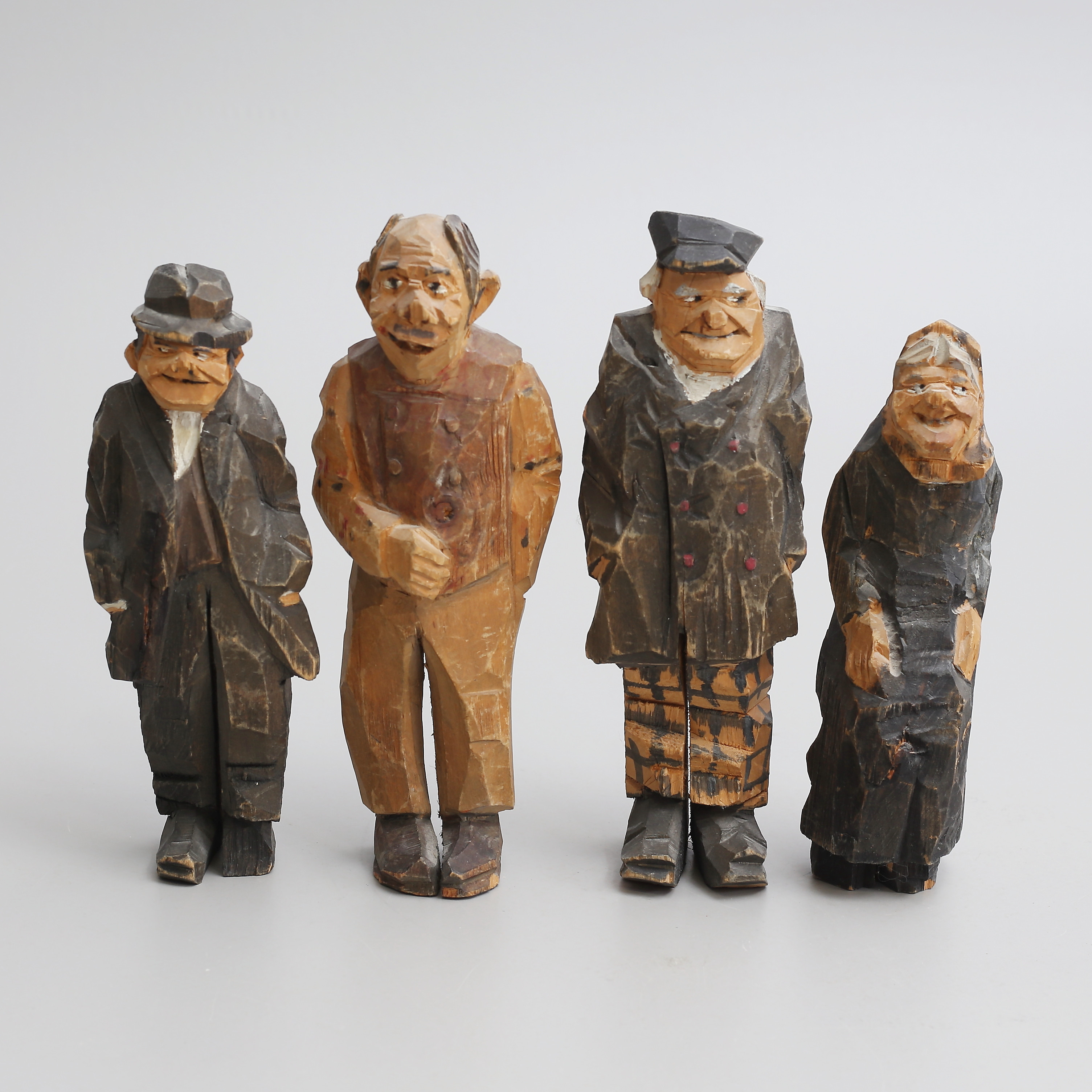 SKULPTURER, 4 st, snidat och bemålat trä, Dal-Edvin, Västanfors, 1920/30-tal.