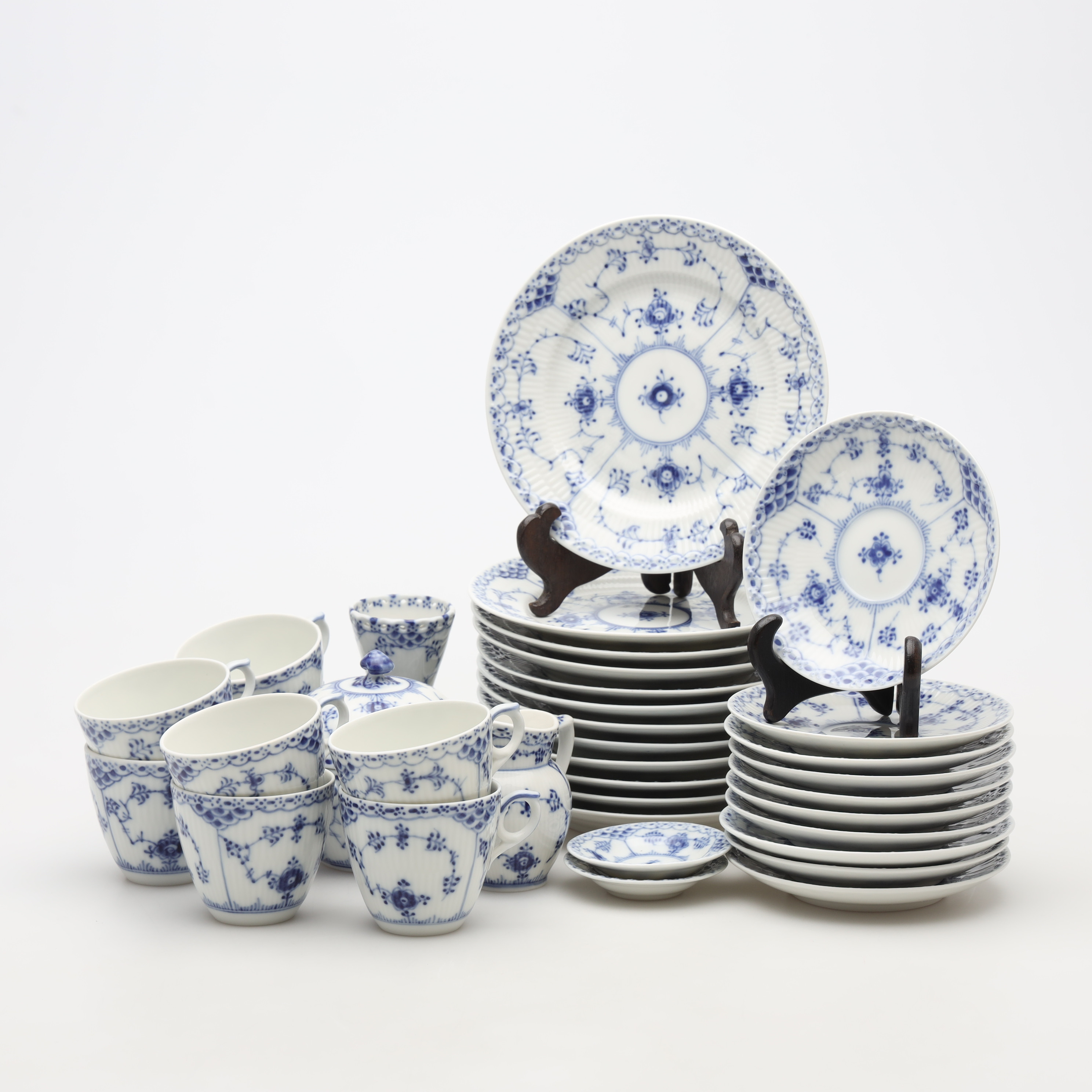 KAFFESERVIS, 35 delar, "Musselmalet", porslin, Royal Copenhagen.