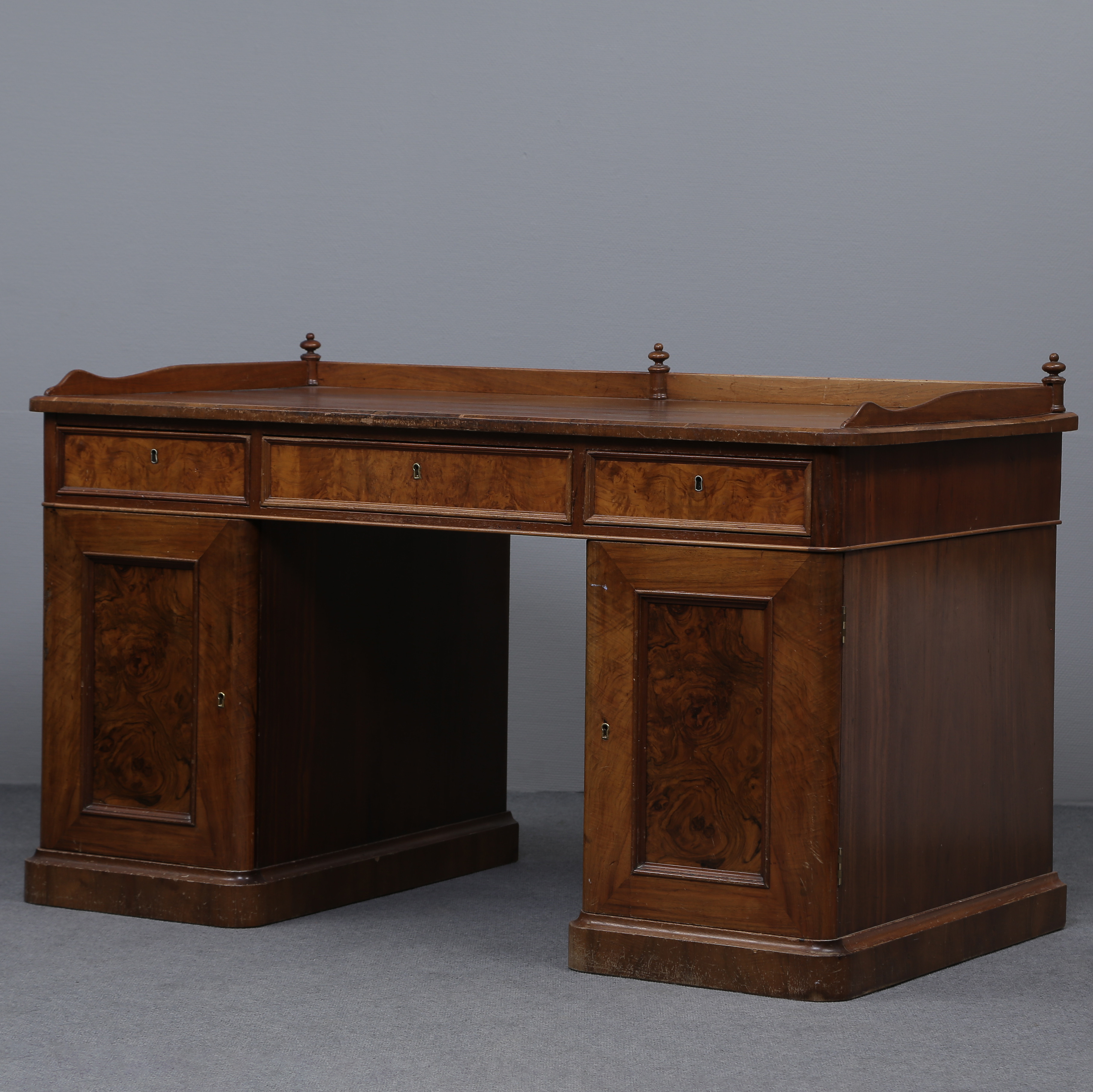 SKRIVBORD, MAHOGNY, 1800-TALETS ANDRA HÄLFT, PROVENIENS, FRÅN THORSTEN EKSTRÖMERS KONTOR PÅ HERRGÅRDEN I FÅGELFORS.