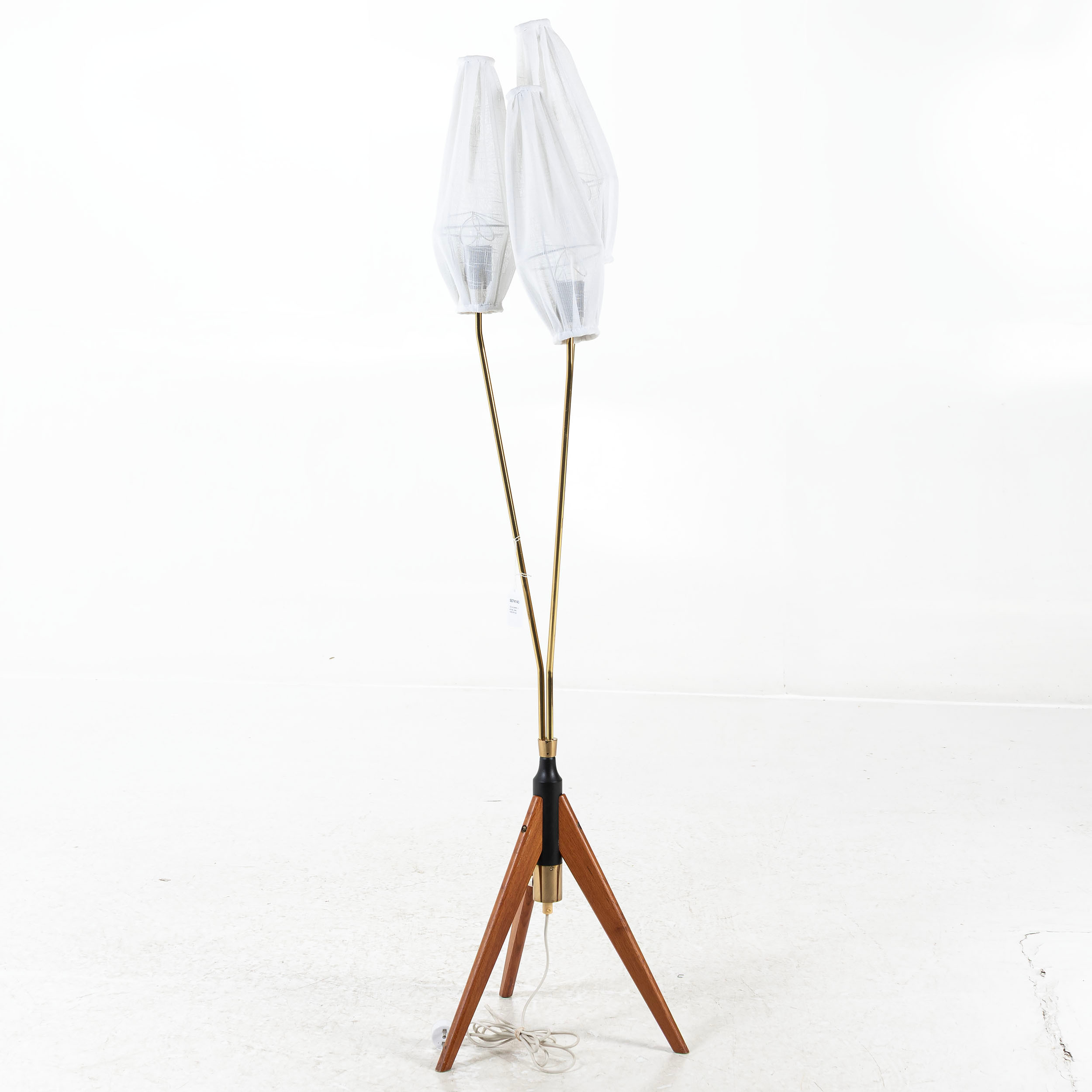 GOLVLAMPA, 3-armad, teak, 1950/60-tal.