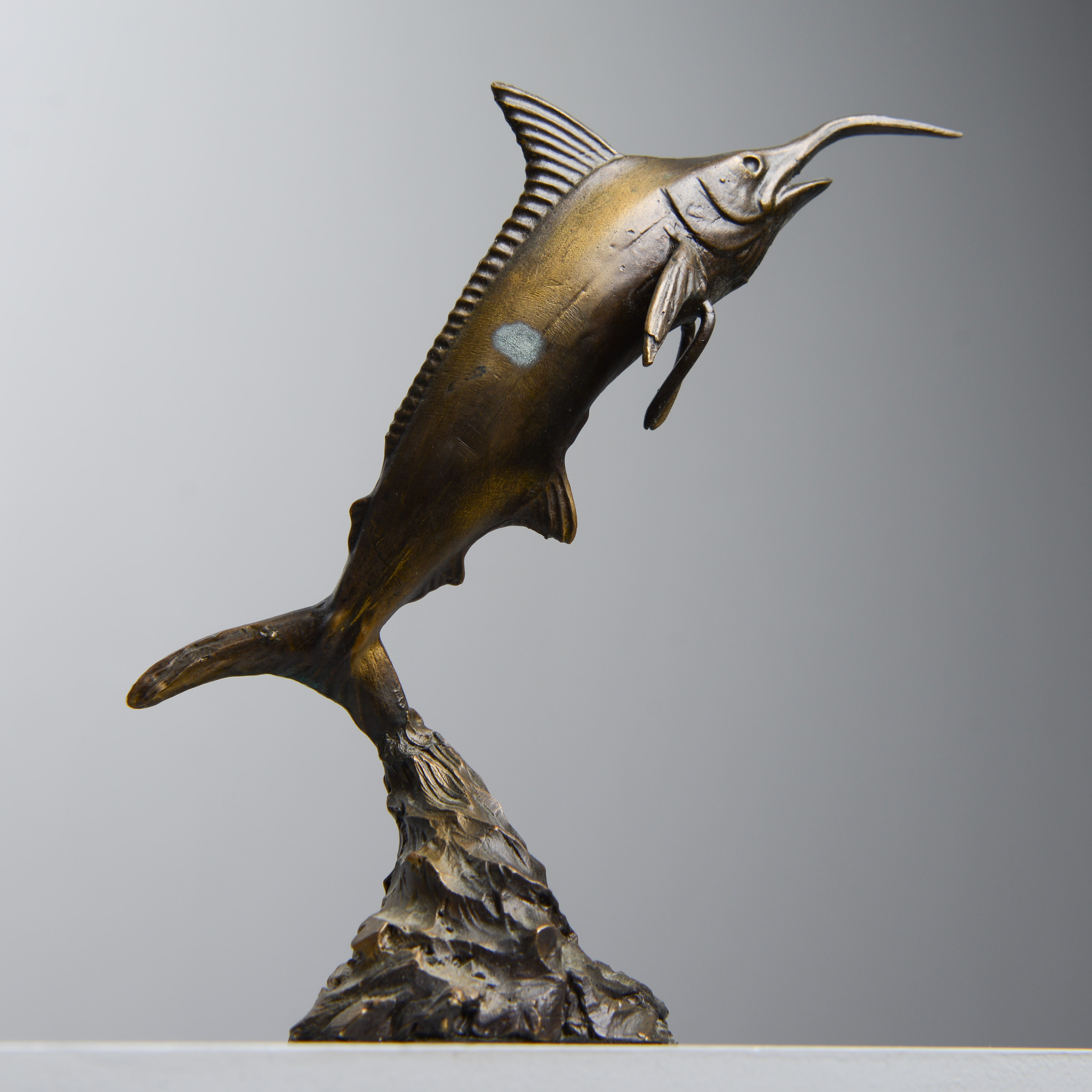 OKÄND KONSTNÄR. Skulptur, svärdfisk, brons, 1900-tal.