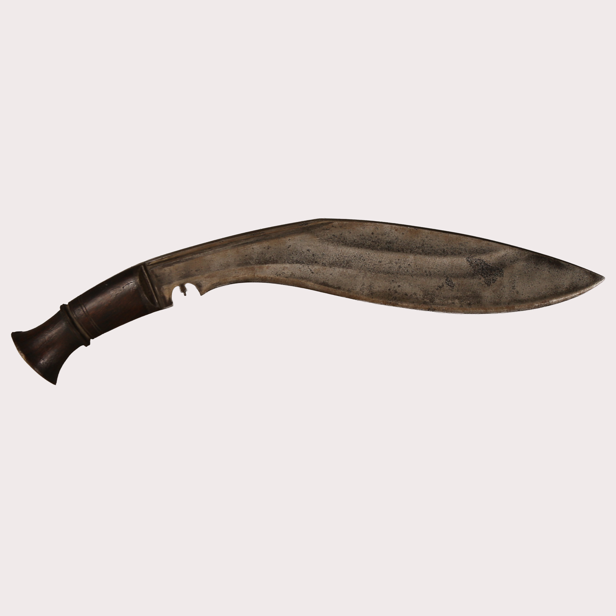 KNIV, KUKRI, järn och trä. INDIEN/NEPAL. 1900-talets förra hälft.
