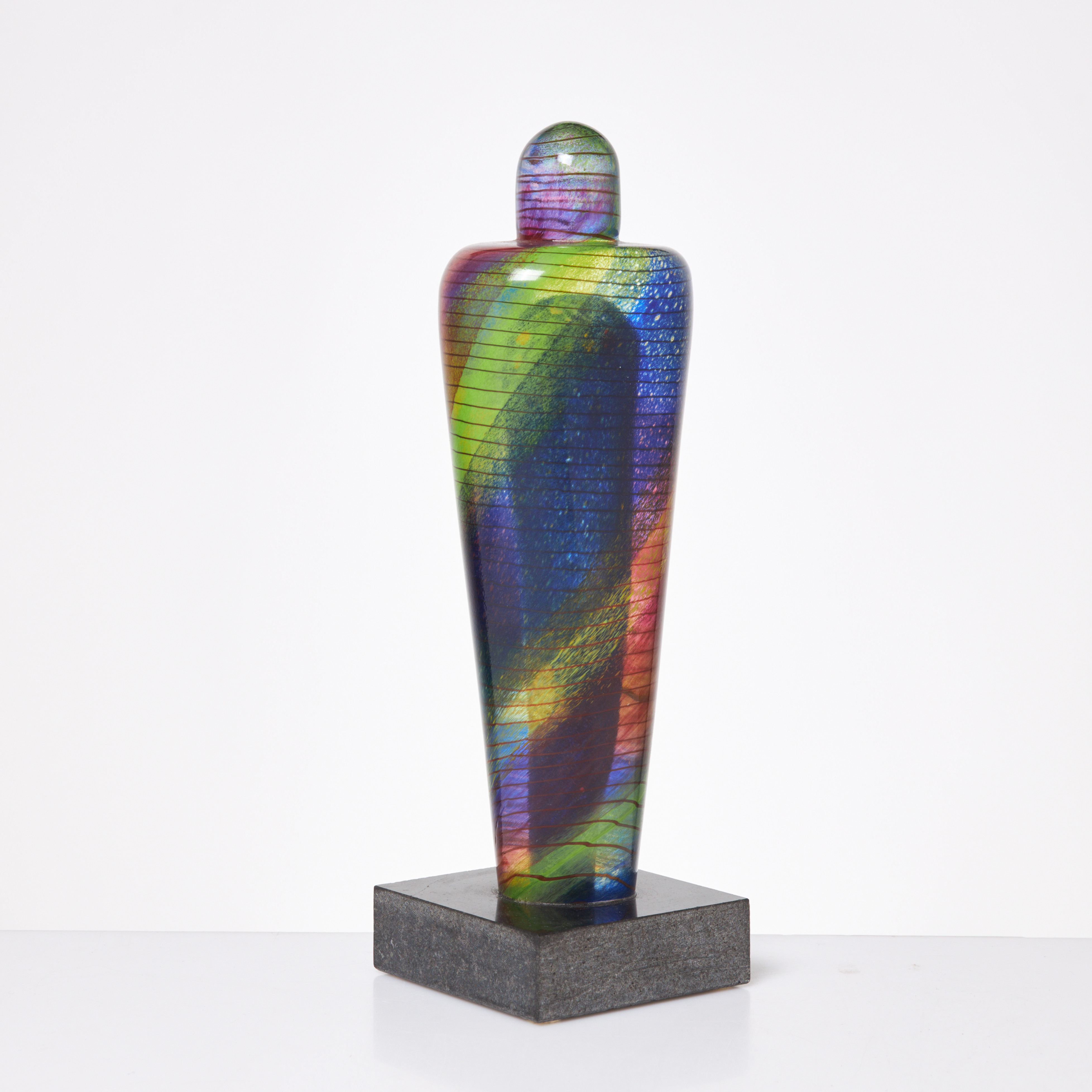 BERTIL VALLIEN. Skulptur, figur, glas, på stensockel, signerad, numrerad, Atelier Kosta Boda.