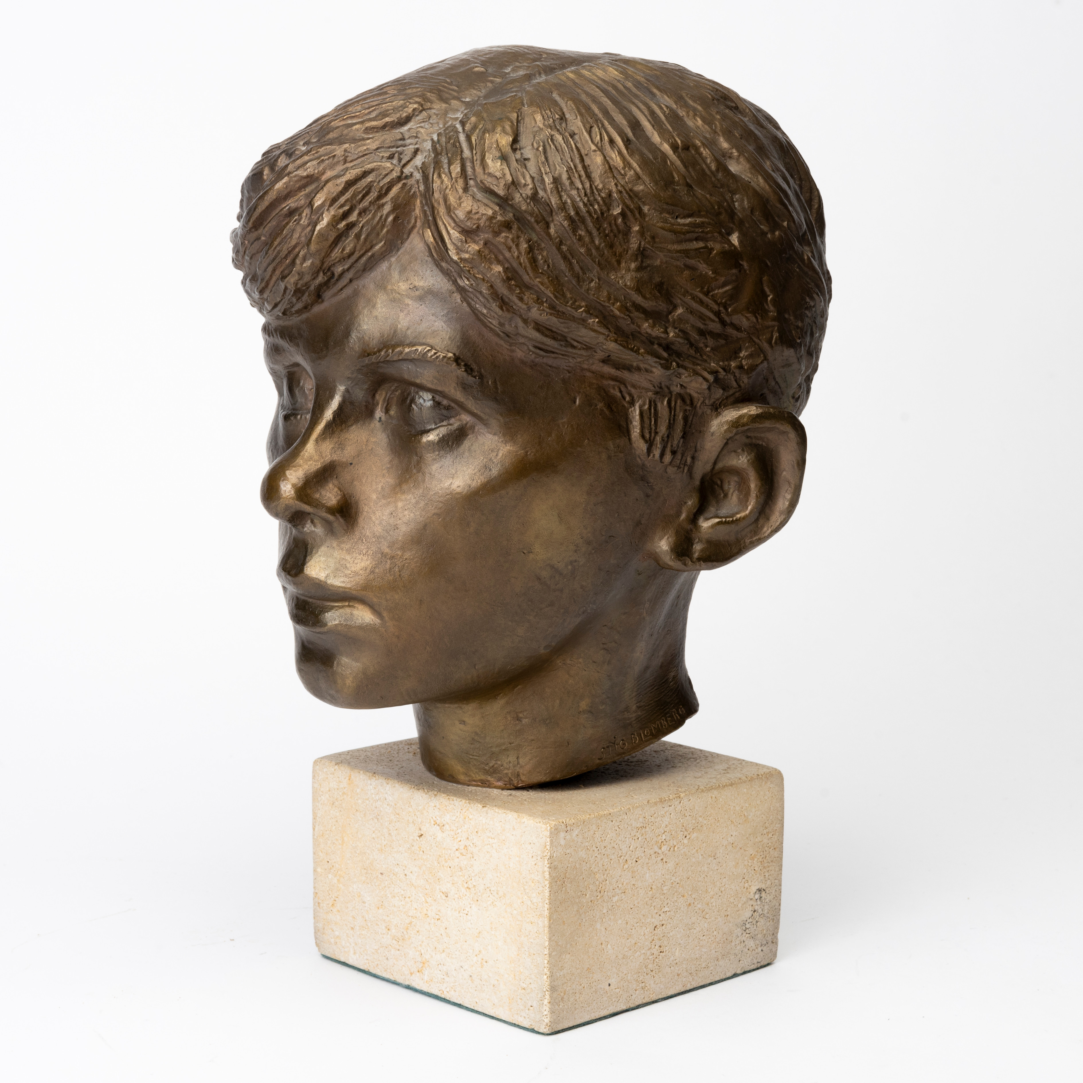 STIG BLOMBERG. Skulptur, brons, pojkhuvud, signerad Stig Blomberg, gjutarstämpel Herman Bergman, cire perdue.