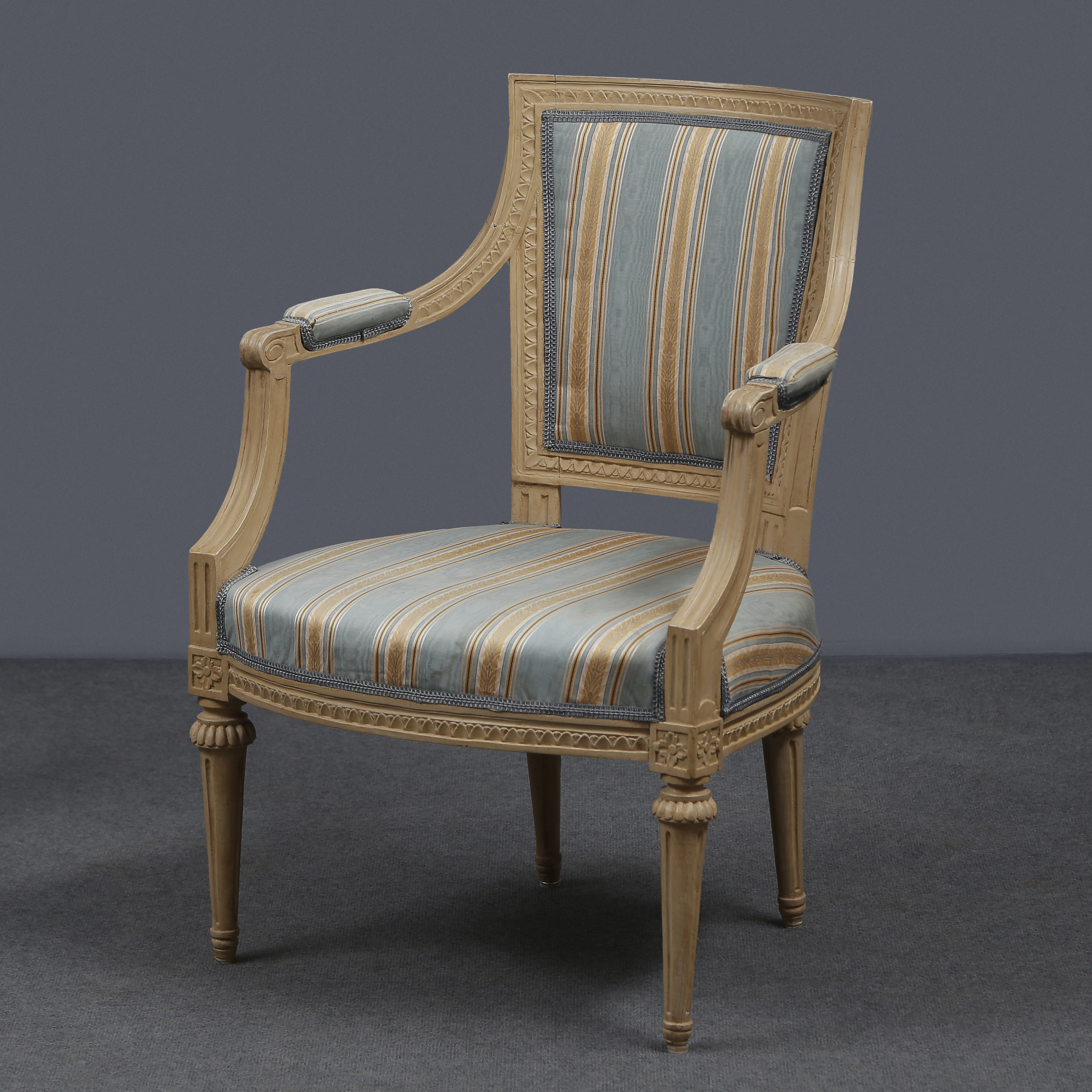 FÅTÖLJ, GUSTAVIANSK, LARS SÖDERHOLM (MÄSTARE I STOCKHOLM 1789-1794) STOCKHOLMS STOLMAKAREÄMBETES SIGILL 1700-TAL, TILLSKRIVEN LARS SÖDERHOLM. PROVENIENS, KOMMER FRÅN HERRGÅRDEN I FÅGELFORS.