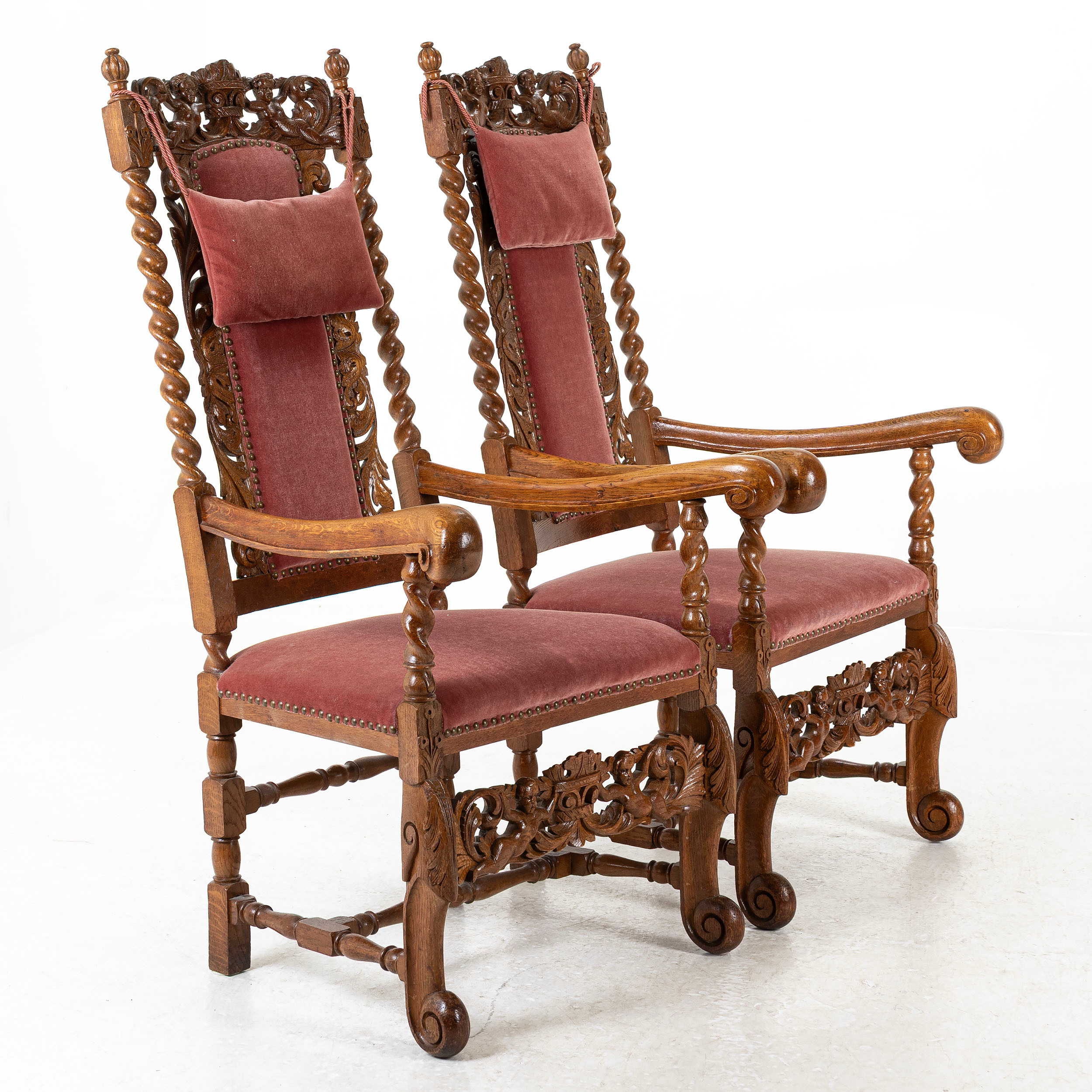 KARMSTOLAR, 1 par, skuren dekor i ek, barockstil, 18/1900-tal.