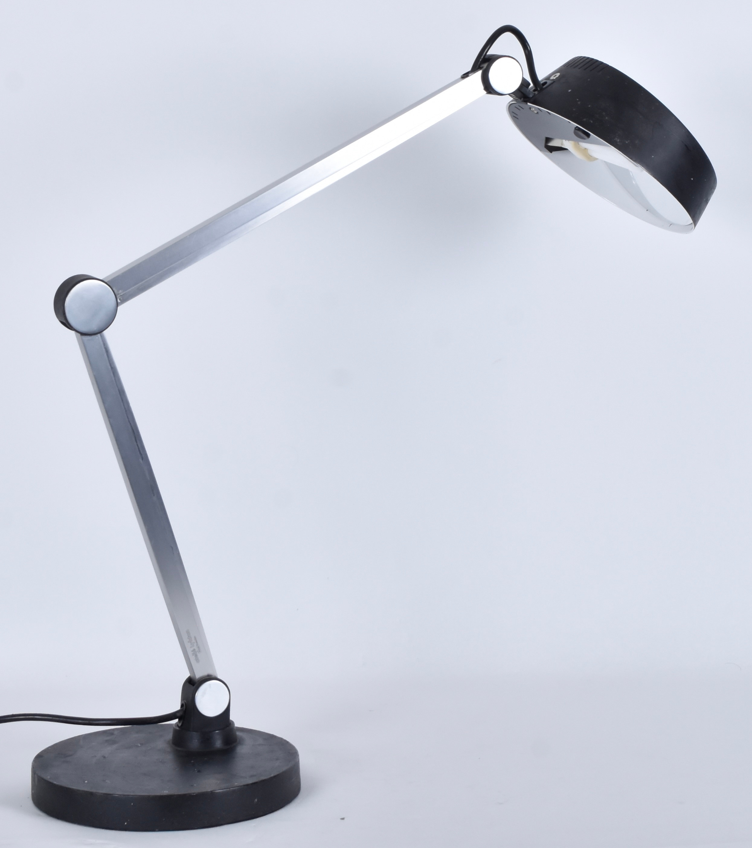 OLLE LUNDBERG. bordslampa, delvis lackerad aluminium, "Ibis".