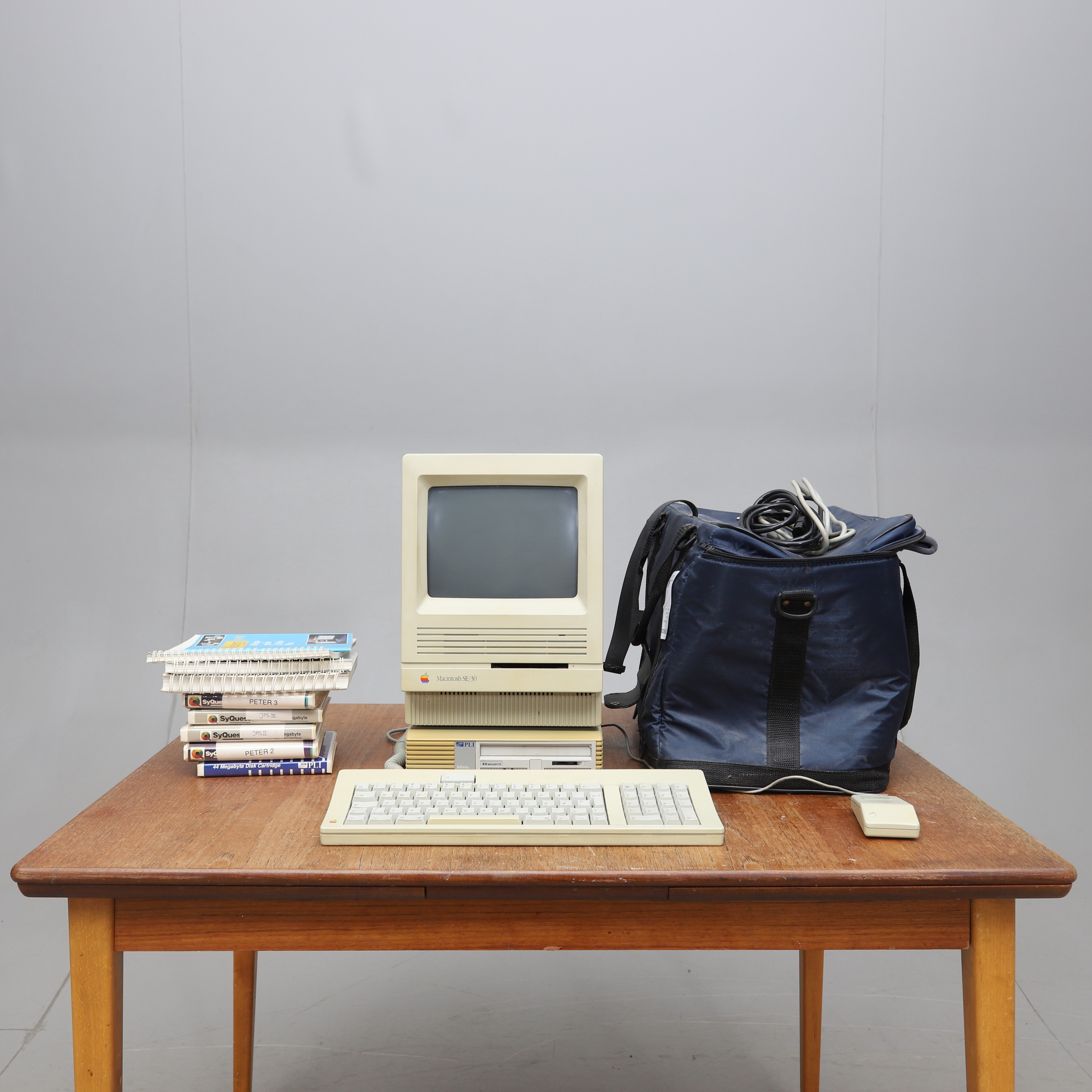 DATOR, med tillbehör, Macintosh SE/30, 1980-tal.