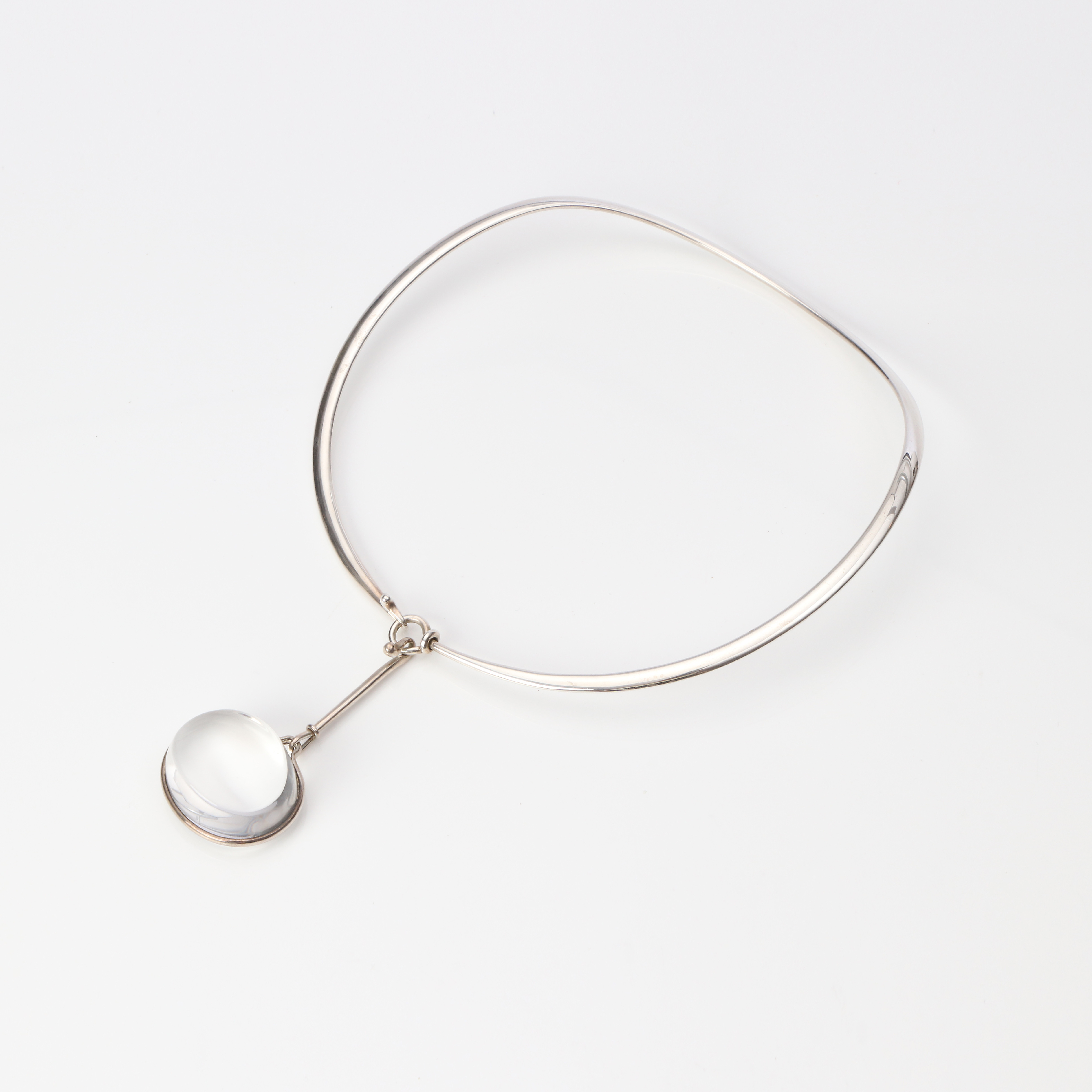 VIVIANNA TORUN BÜLOW-HÜBE, HALSSMYCKE "DEW DROP". Sterlingsilver med bergkristall, Georg Jensen modell nr 410 och 311C.