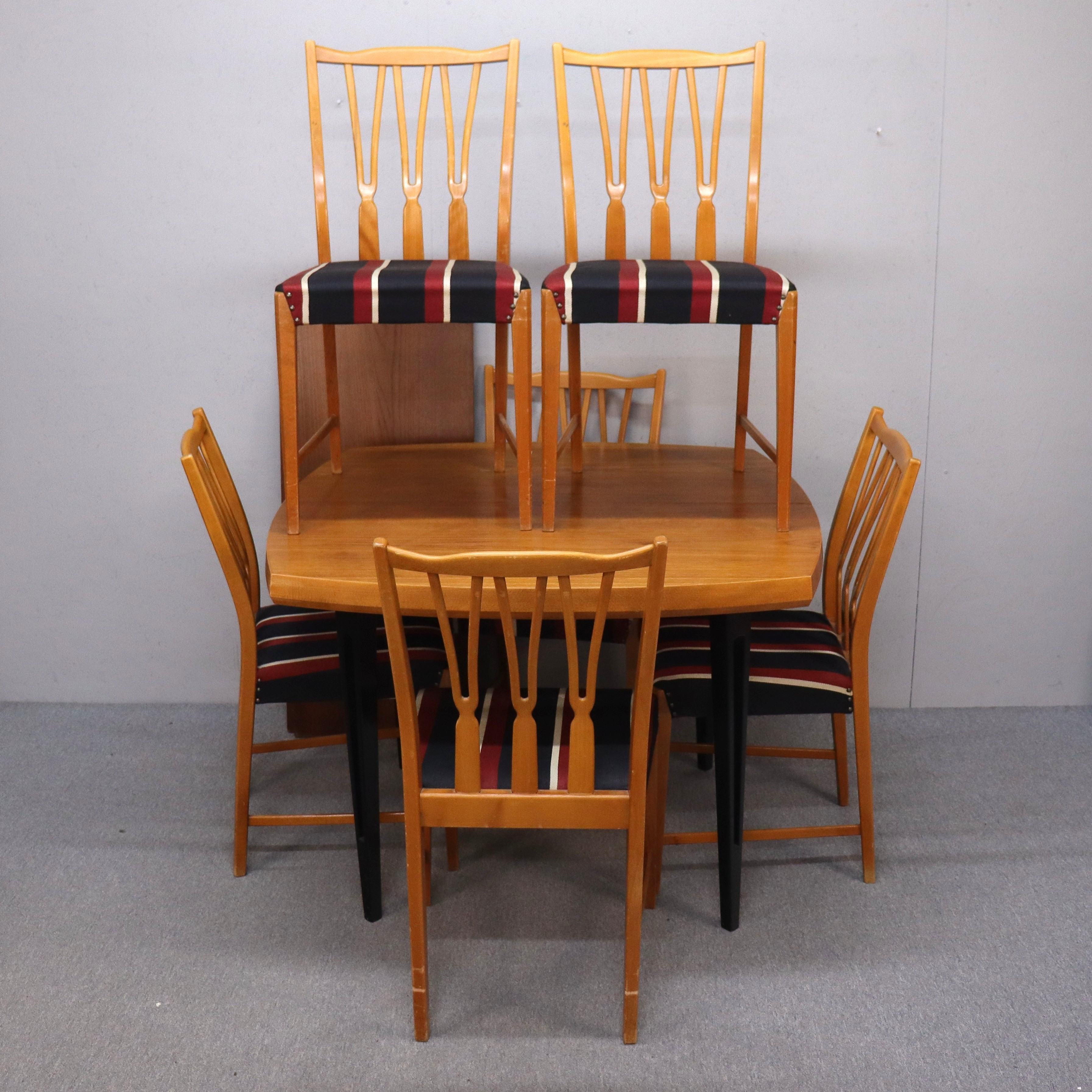NILS JONSSON. "Trim", matgrupp, bord samt 6 stolar, 1950/60-tal, AB Hugo Troeds Industrier, Bjärnum.