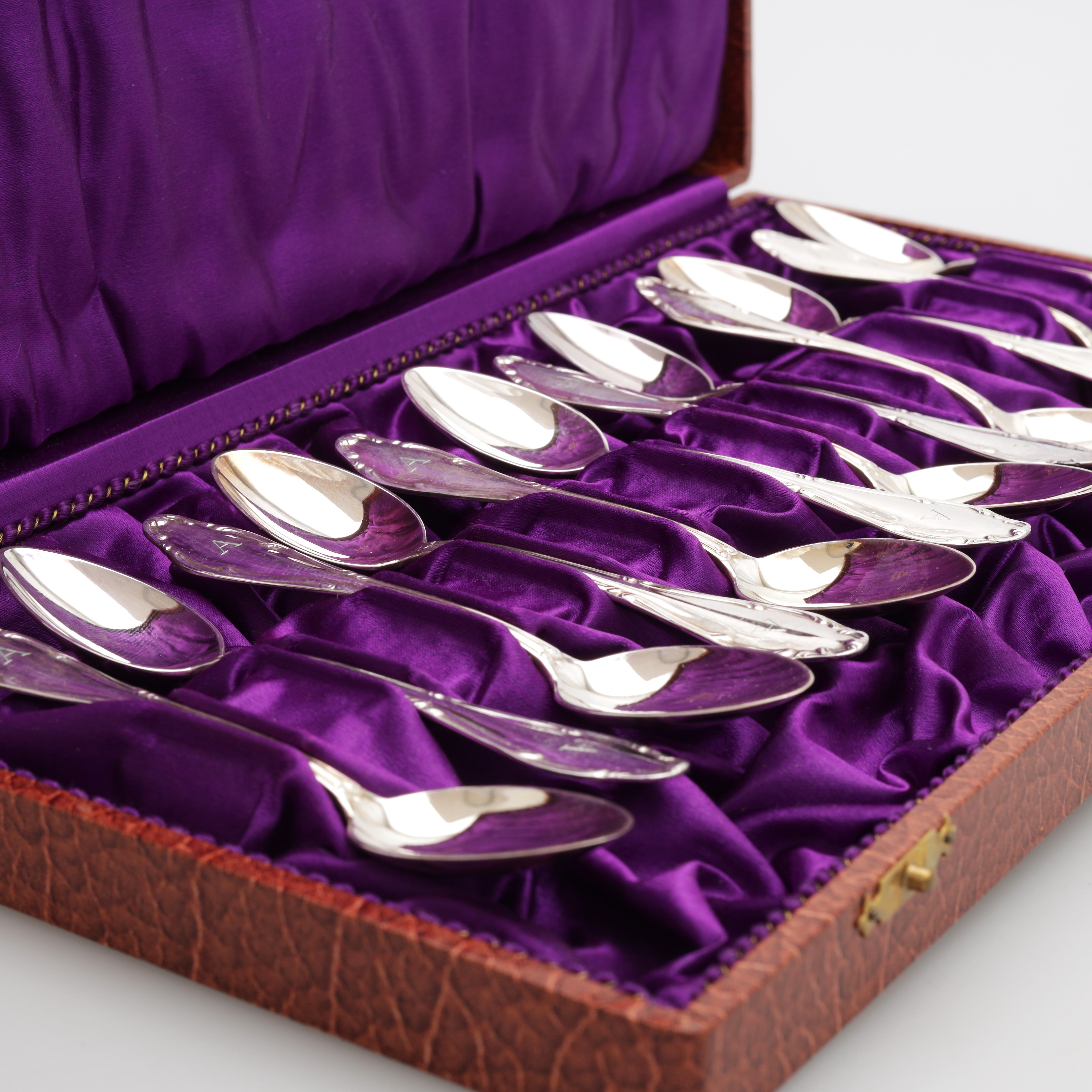 KAFFESKEDAR, 12 st, silver, "Märtha", vikt 176 gram.